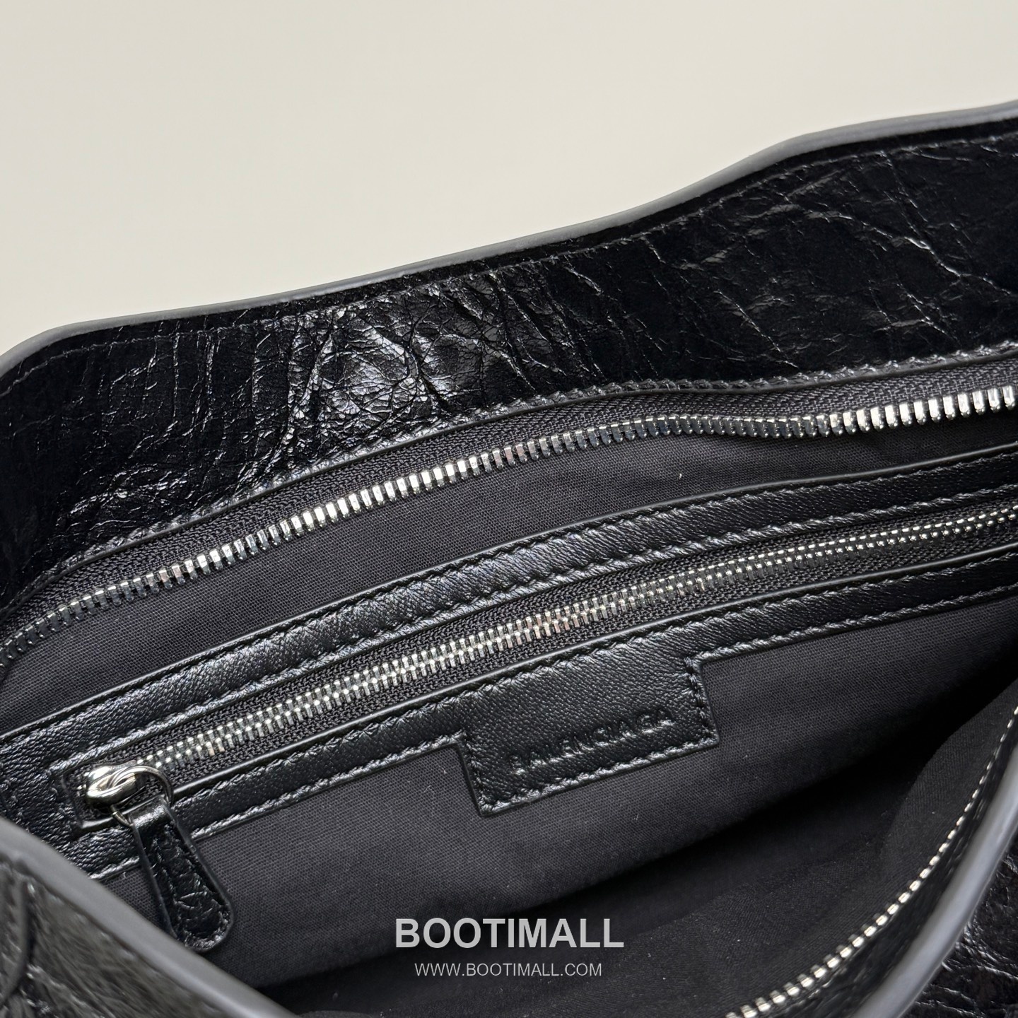 Balenciaga Le City Cracked Lambskin Medium Motorcycle Bag B0088 발렌시아가 르 시티 크랙 램스킨 미디엄 모터사이클 숄더백 30cm 9