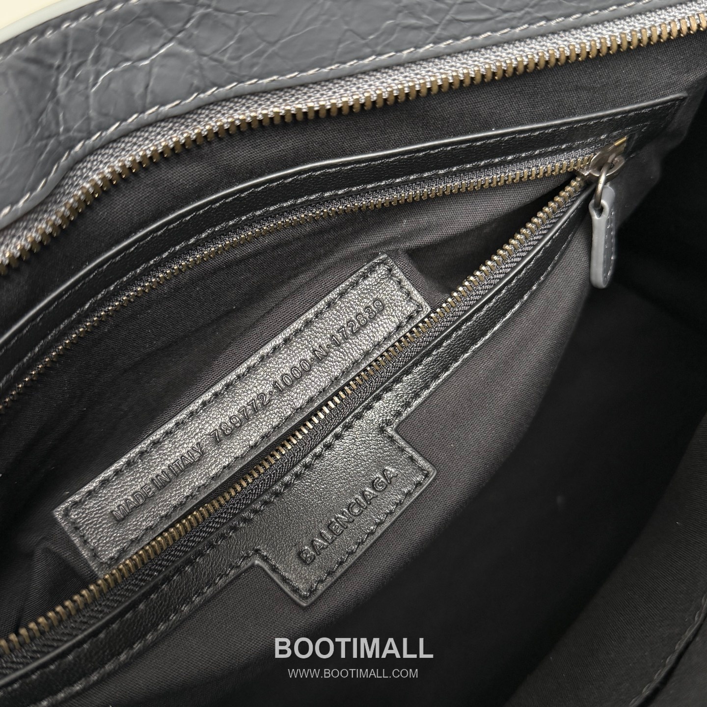 Balenciaga Le City Cracked Lambskin Large Motorcycle Bag B0098 발렌시아가 르 시티 크랙 램스킨 라지 모터사이클 숄더백 38cm 9