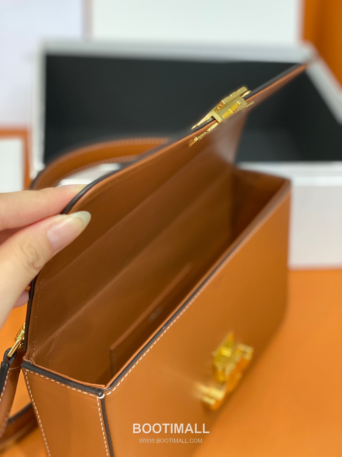 Celine Box Triomphe Calfskin Leather Flap Shoulder Bag 199993 셀린느 박스 트리옴프 카프스킨 레더 플랩 숄더백 22cm 17