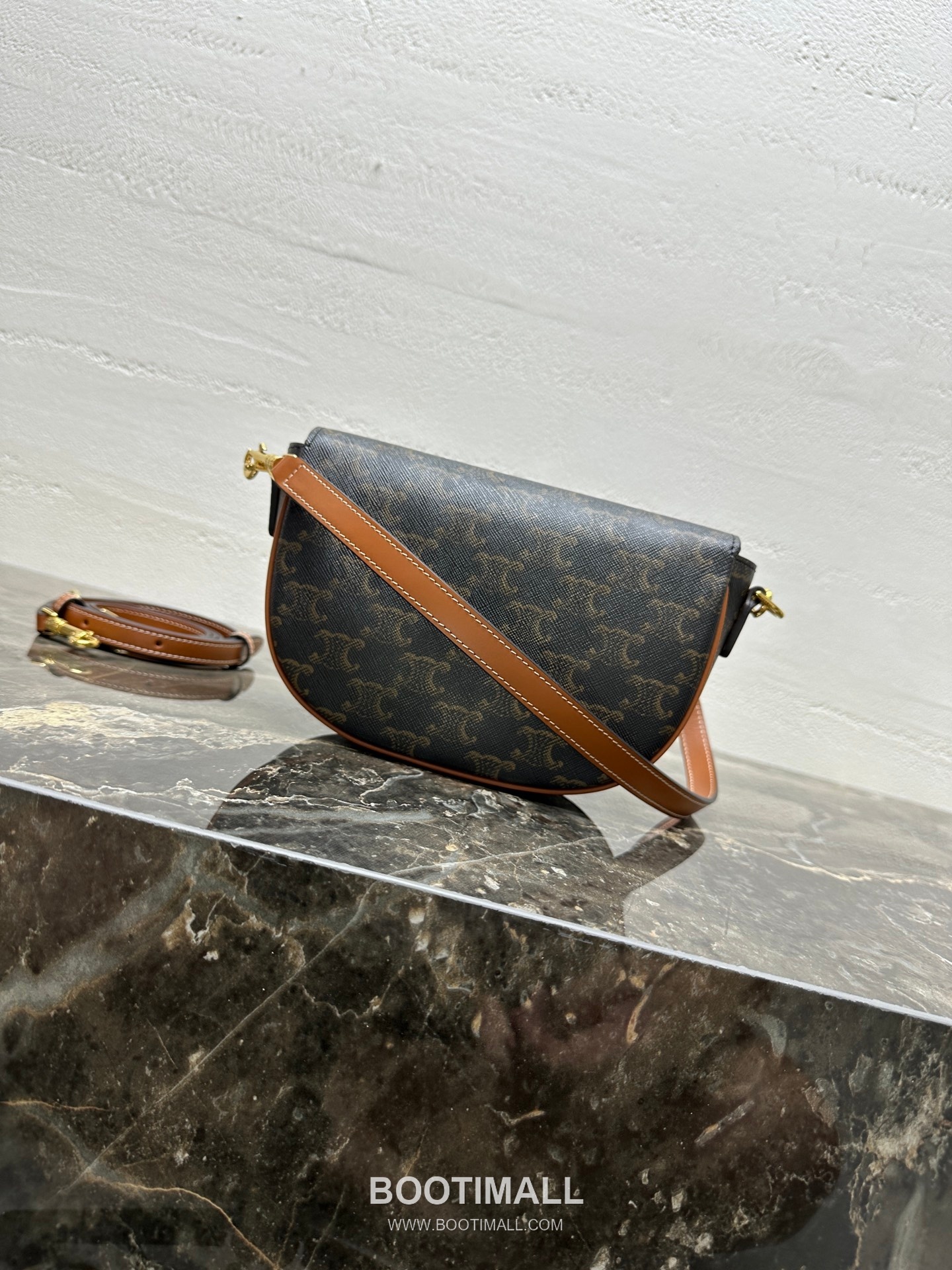 Celine Folco Triomphe Canvas Leather Shoulder Bag 122652 셀린느 폴코 트리옴프 캔버스 레더 숄더 크로스백 20cm 15