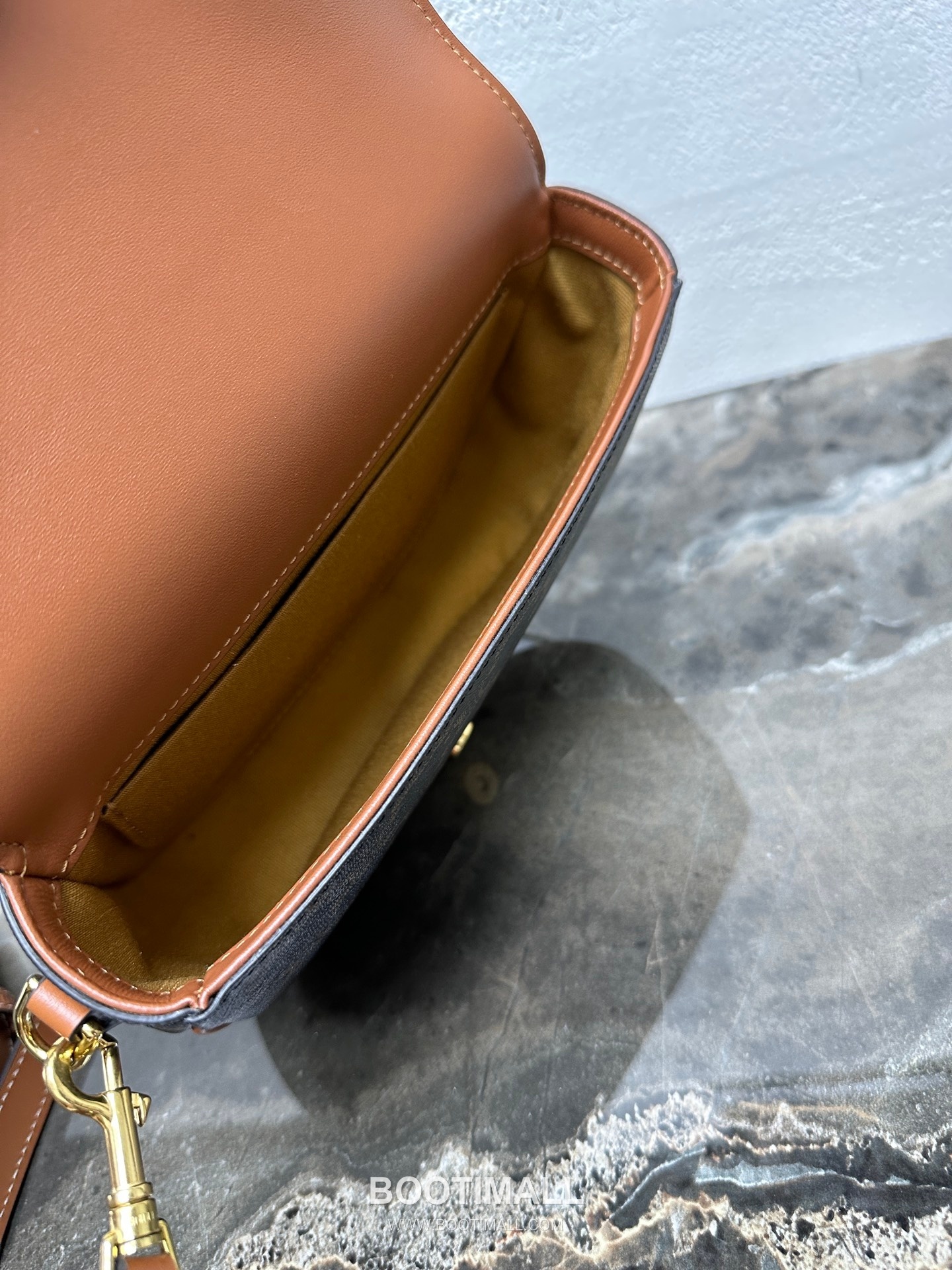 Celine Folco Triomphe Canvas Leather Shoulder Bag 122652 셀린느 폴코 트리옴프 캔버스 레더 숄더 크로스백 20cm 20