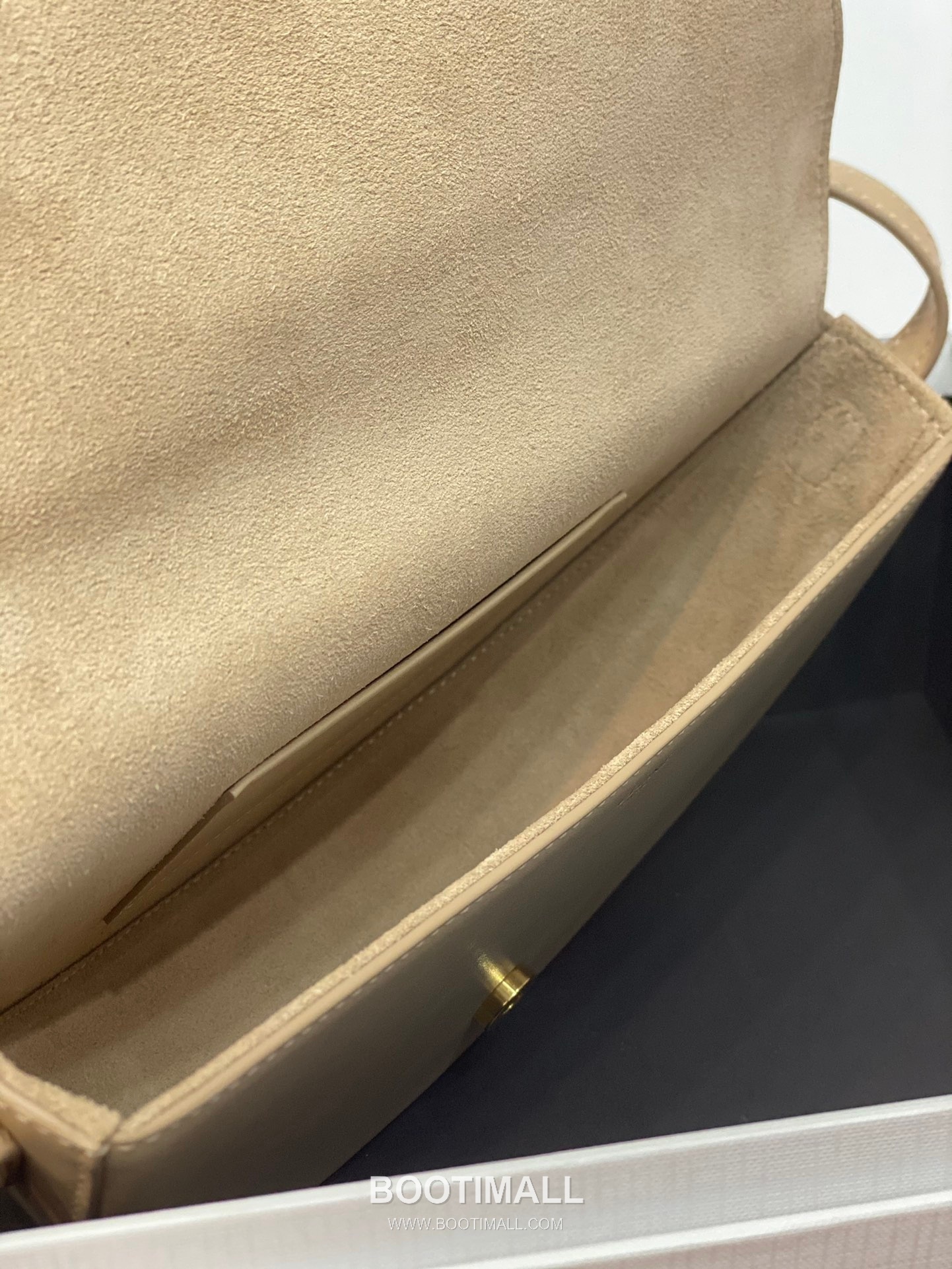 Celine Besace Triomphe Smooth Calfskin Shoulder Bag 111233 셀린느 베사체 트리옴프 스무스 카프스킨 숄더 크로스백 23cm 8