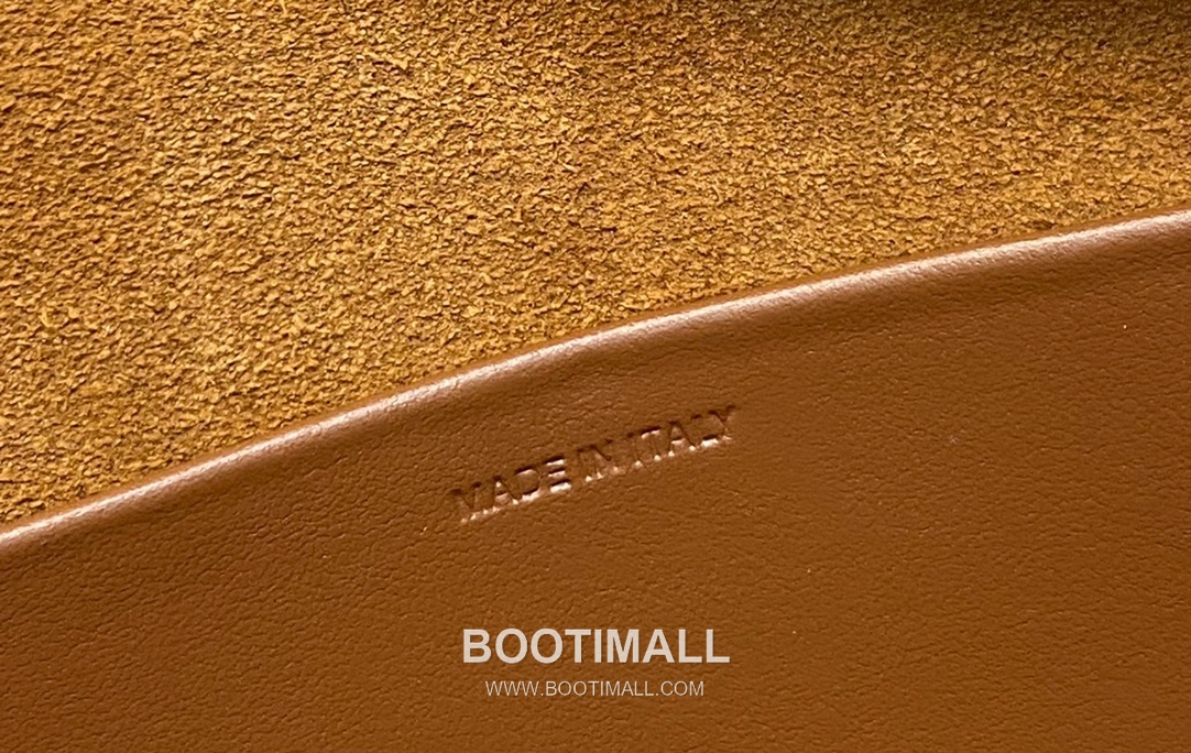 Celine Besace Triomphe Smooth Calfskin Shoulder Bag 111233 셀린느 베사체 트리옴프 스무스 카프스킨 숄더 크로스백 23cm 12