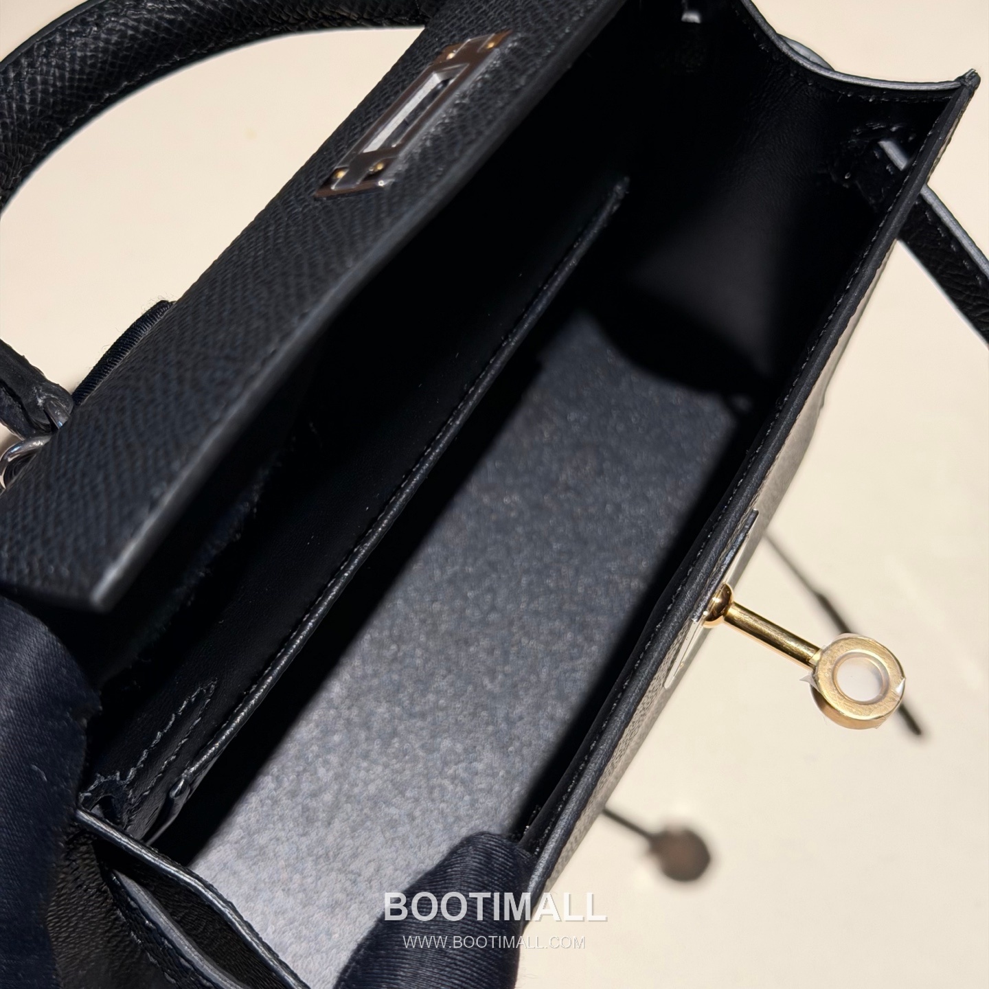 Hermès Kelly Epsom Sellier Leather Bag 28 에르메스 켈리 셀리에 엡송 레더 숄더백 28cm 12