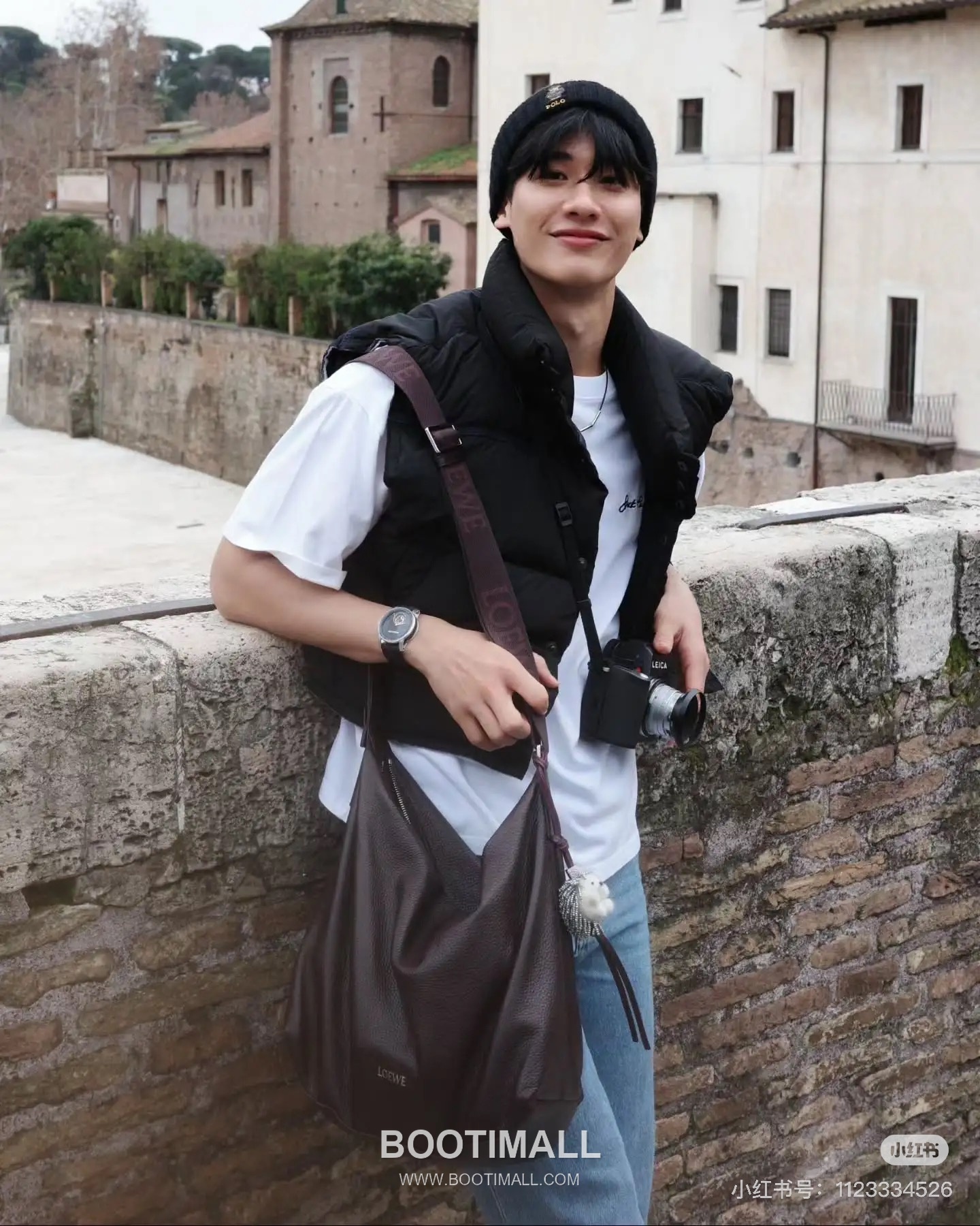 Loewe Cubi Grained Calfskin Leather Small Crossbody Bag 2201s 로에베 큐비 그레인 카프스킨 스몰 크로스 숄더백 29cm 2