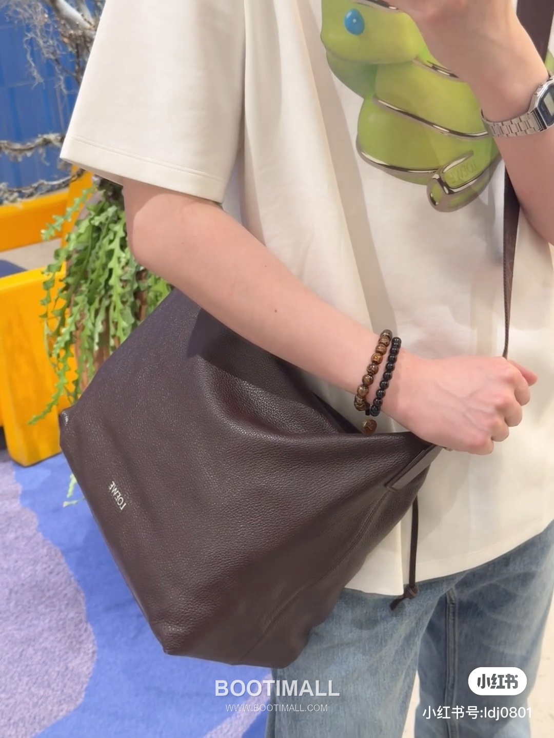 Loewe Cubi Grained Calfskin Leather Small Crossbody Bag 2201s 로에베 큐비 그레인 카프스킨 스몰 크로스 숄더백 29cm 8