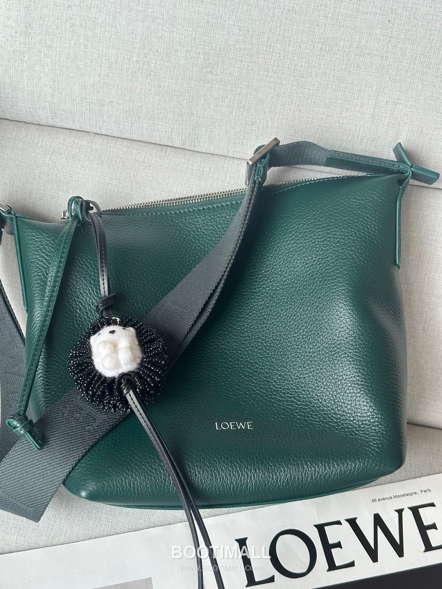 Loewe Cubi Grained Calfskin Leather Small Crossbody Bag 2201s 로에베 큐비 그레인 카프스킨 스몰 크로스 숄더백 29cm 2