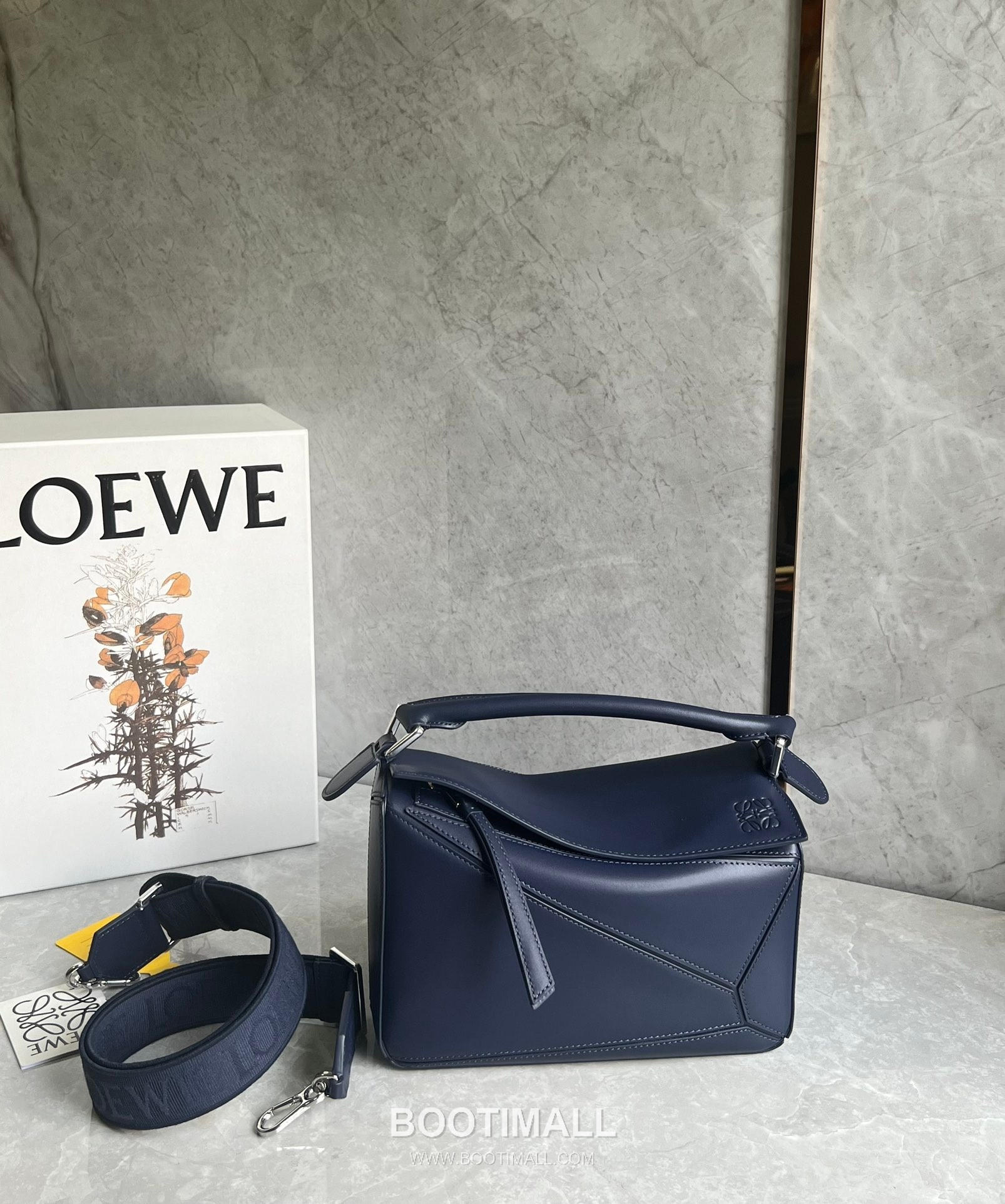Loewe Puzzle Satin Calfskin Leather Shoulder Bag ID061609 로에베 퍼즐 새틴 카프스킨 레더 숄더 크로스백 24cm 1