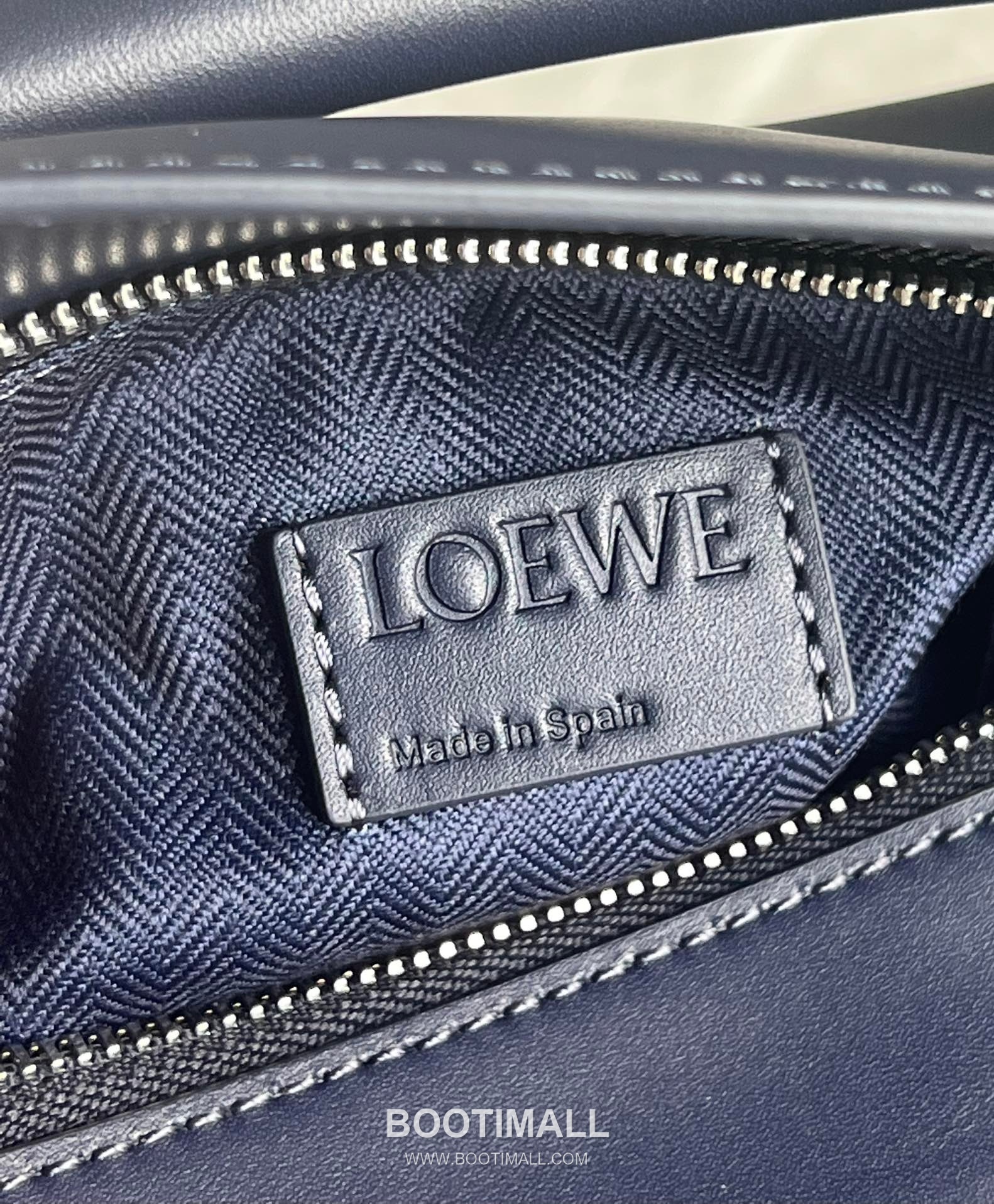 Loewe Puzzle Satin Calfskin Leather Shoulder Bag ID061609 로에베 퍼즐 새틴 카프스킨 레더 숄더 크로스백 24cm 9