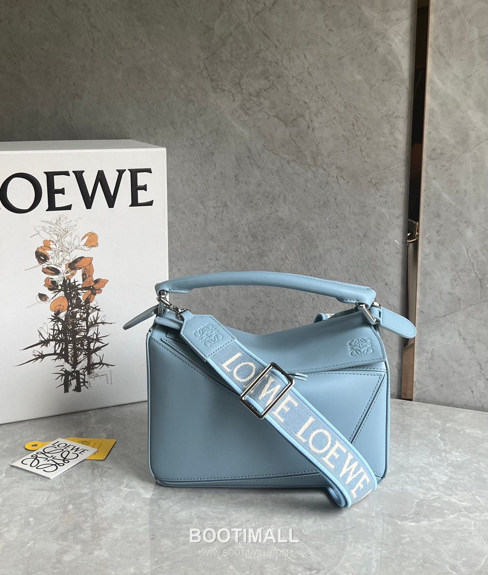 Loewe Puzzle Satin Calfskin Leather Shoulder Bag ID061609 로에베 퍼즐 새틴 카프스킨 레더 숄더 크로스백 24cm 1