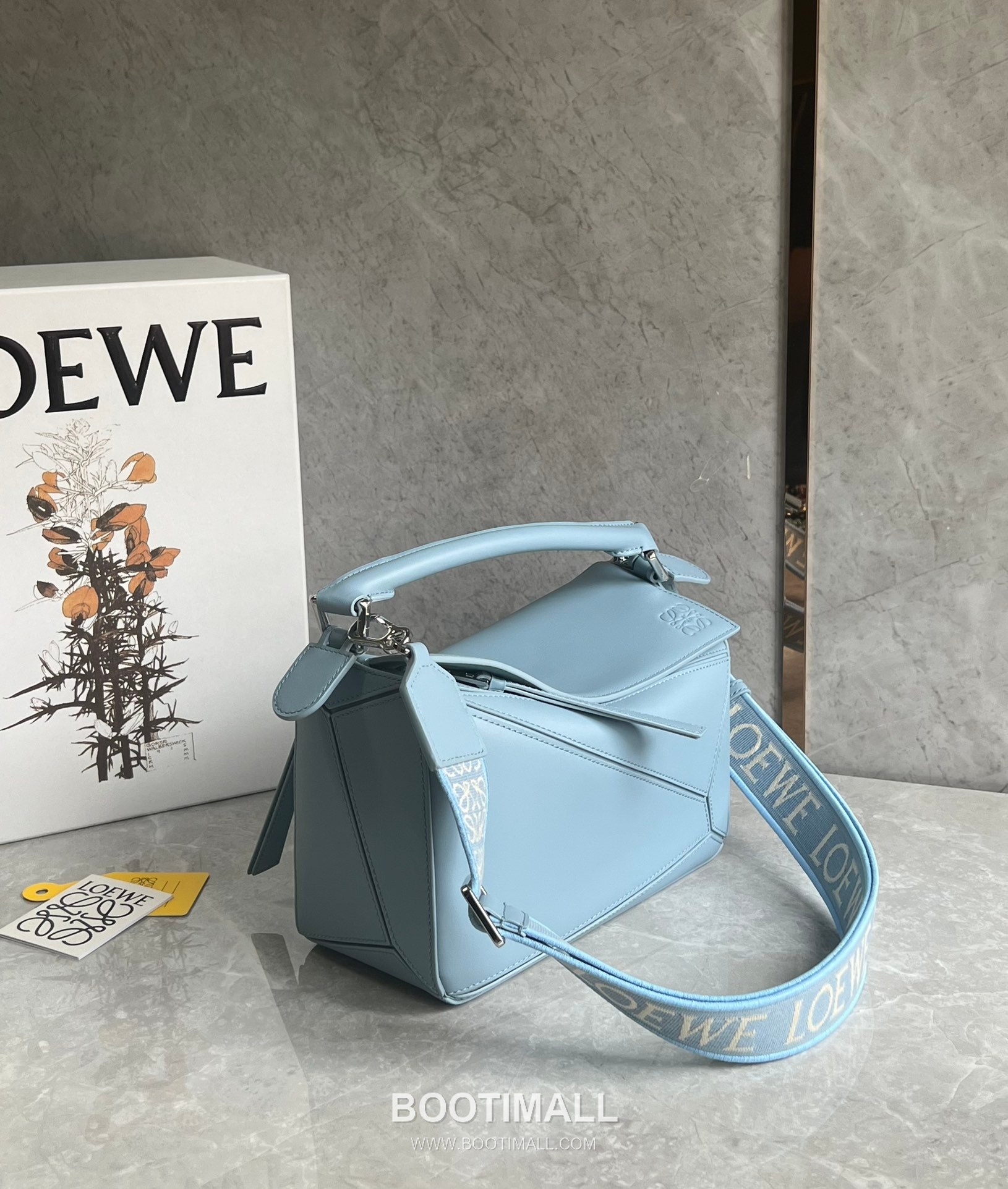 Loewe Puzzle Satin Calfskin Leather Shoulder Bag ID061609 로에베 퍼즐 새틴 카프스킨 레더 숄더 크로스백 24cm 2