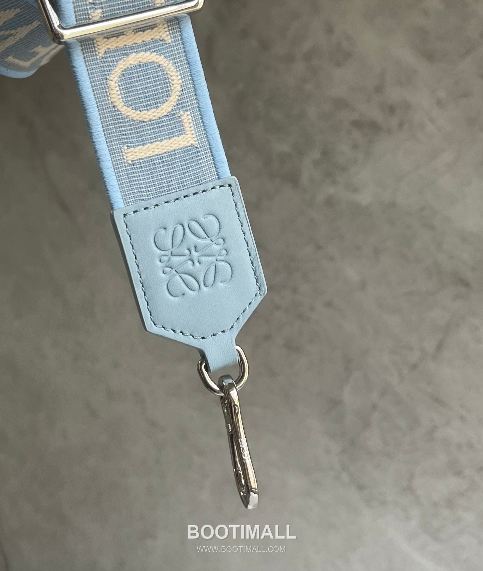 Loewe Puzzle Satin Calfskin Leather Shoulder Bag ID061609 로에베 퍼즐 새틴 카프스킨 레더 숄더 크로스백 24cm 9