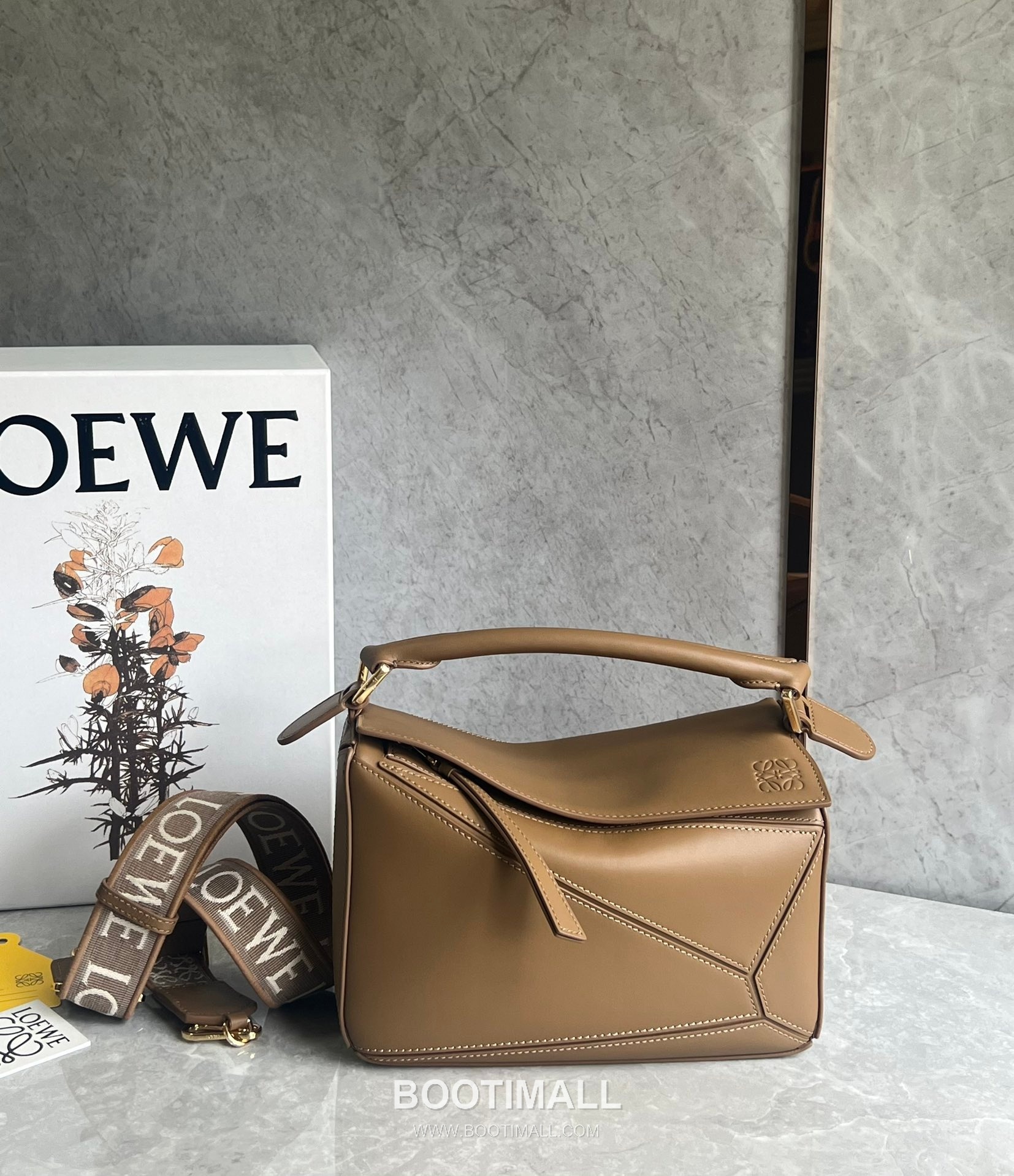 Loewe Puzzle Satin Calfskin Leather Shoulder Bag ID061609 로에베 퍼즐 새틴 카프스킨 레더 숄더 크로스백 24cm 2