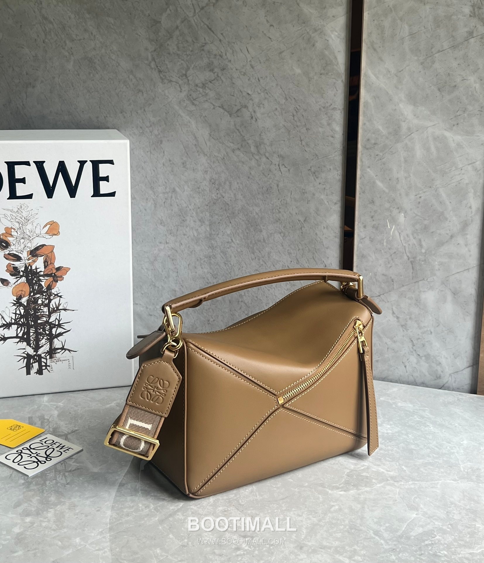 Loewe Puzzle Satin Calfskin Leather Shoulder Bag ID061609 로에베 퍼즐 새틴 카프스킨 레더 숄더 크로스백 24cm 4