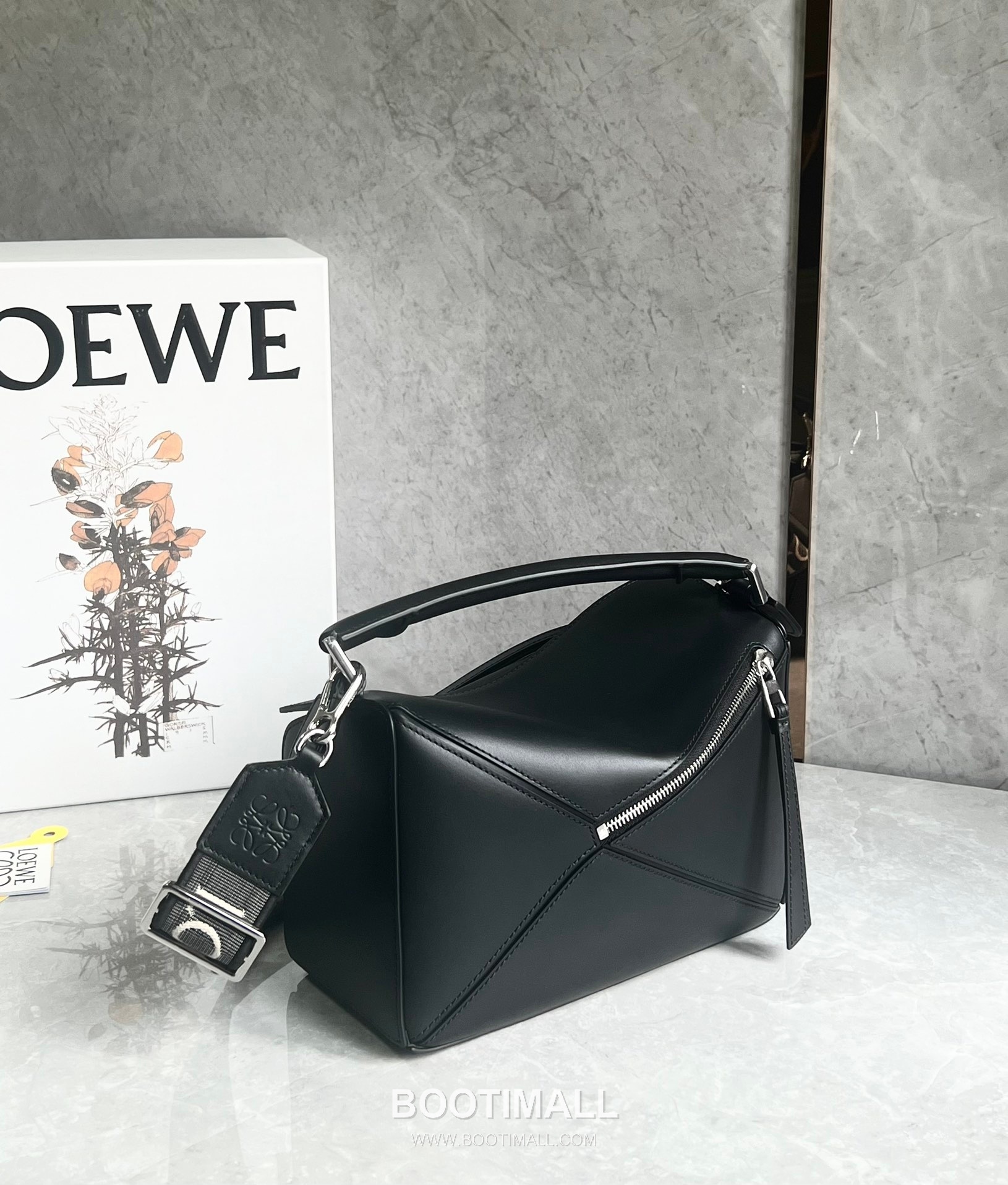 Loewe Puzzle Satin Calfskin Leather Shoulder Bag ID061609 로에베 퍼즐 새틴 카프스킨 레더 숄더 크로스백 24cm 3