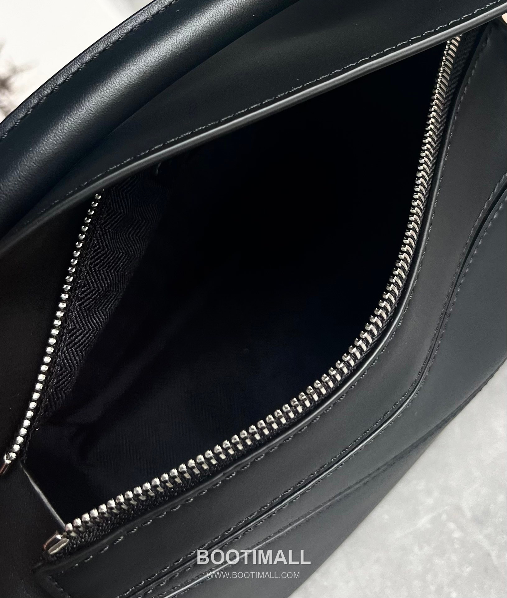 Loewe Puzzle Satin Calfskin Leather Shoulder Bag ID061609 로에베 퍼즐 새틴 카프스킨 레더 숄더 크로스백 24cm 7