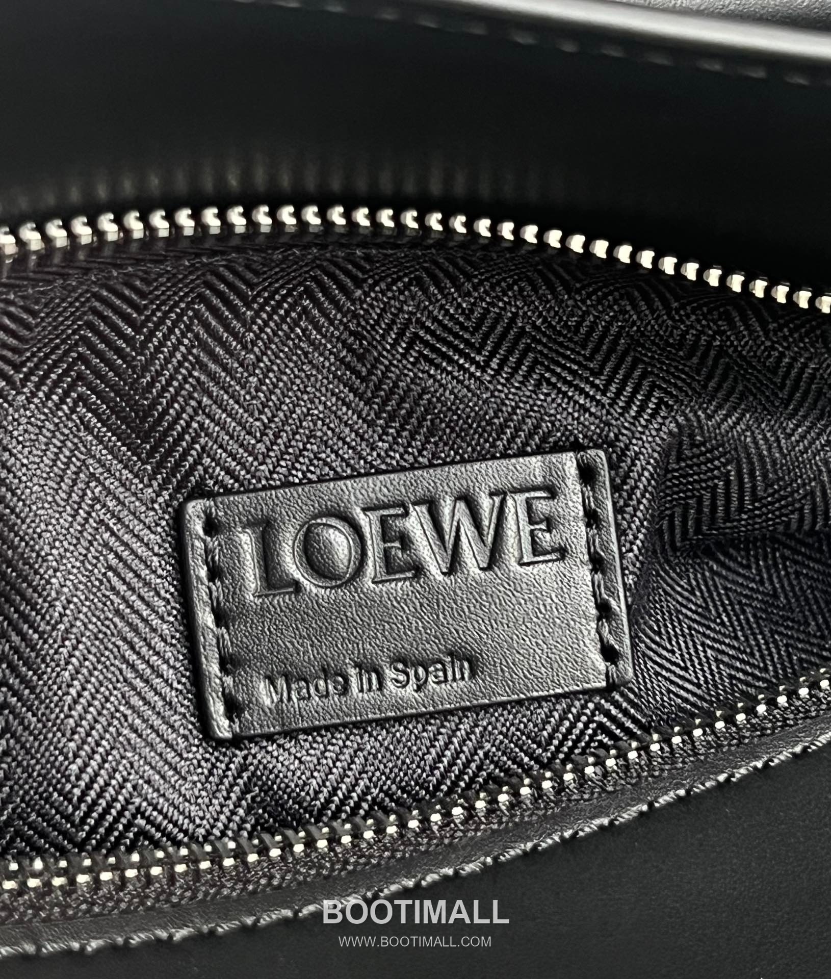 Loewe Puzzle Satin Calfskin Leather Shoulder Bag ID061609 로에베 퍼즐 새틴 카프스킨 레더 숄더 크로스백 24cm 8