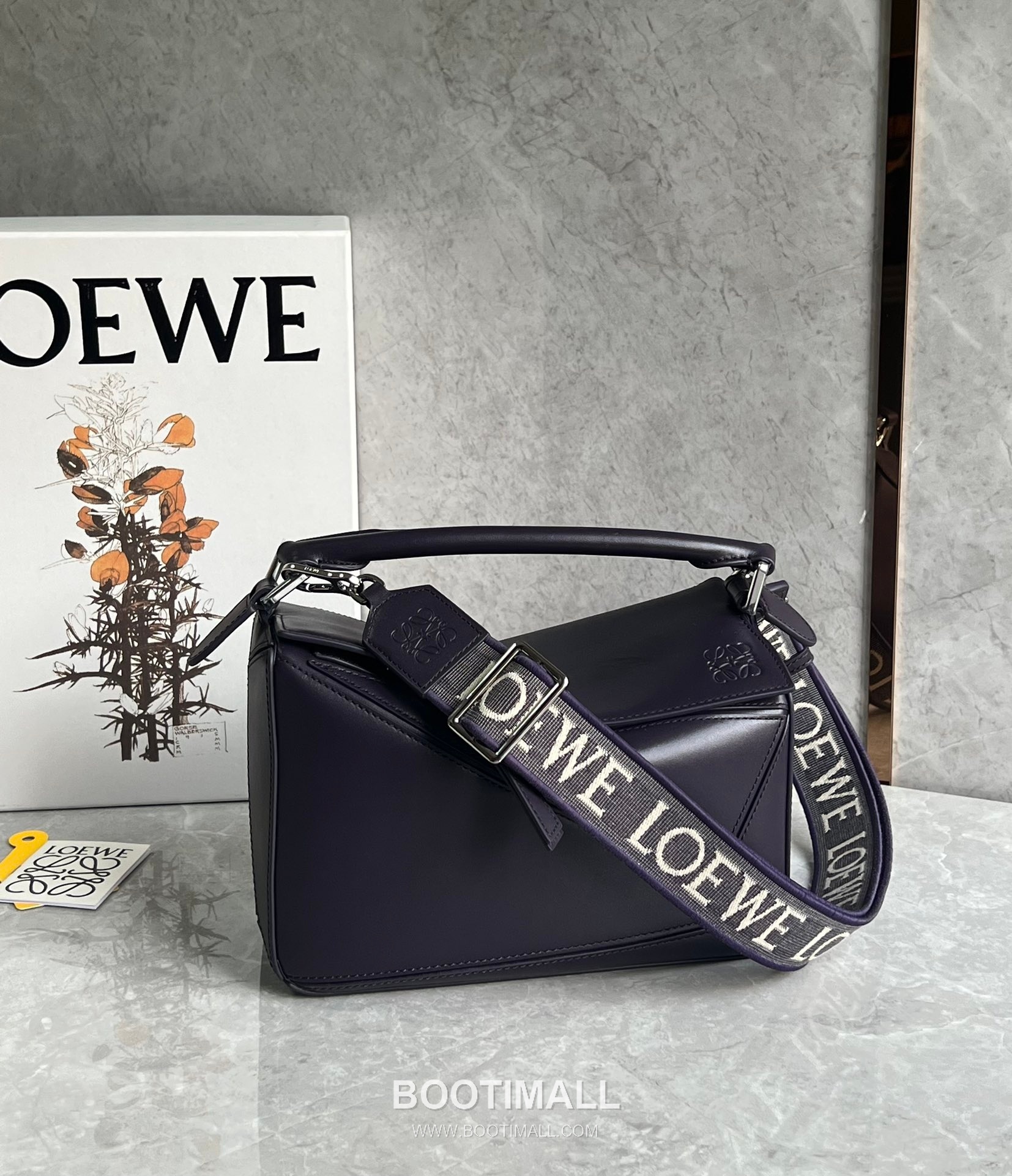 Loewe Puzzle Satin Calfskin Leather Shoulder Bag ID061609 로에베 퍼즐 새틴 카프스킨 레더 숄더 크로스백 24cm 1