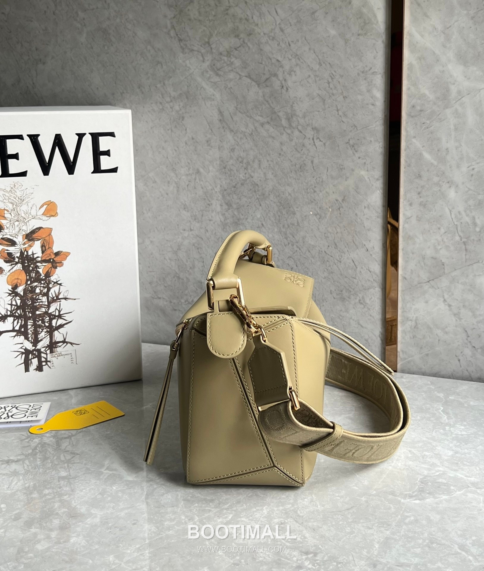 Loewe Puzzle Satin Calfskin Leather Shoulder Bag ID061609 로에베 퍼즐 새틴 카프스킨 레더 숄더 크로스백 24cm 2