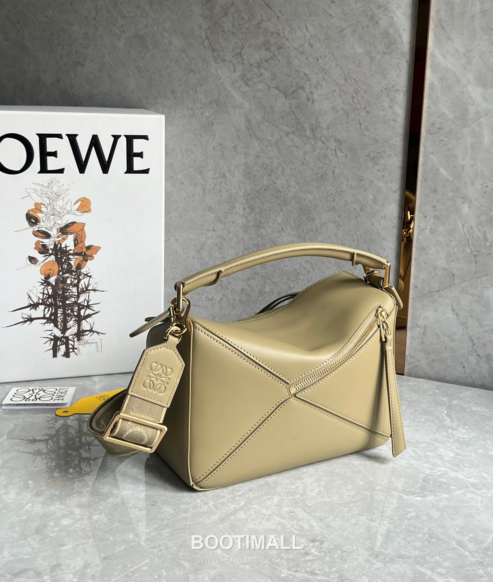 Loewe Puzzle Satin Calfskin Leather Shoulder Bag ID061609 로에베 퍼즐 새틴 카프스킨 레더 숄더 크로스백 24cm 4