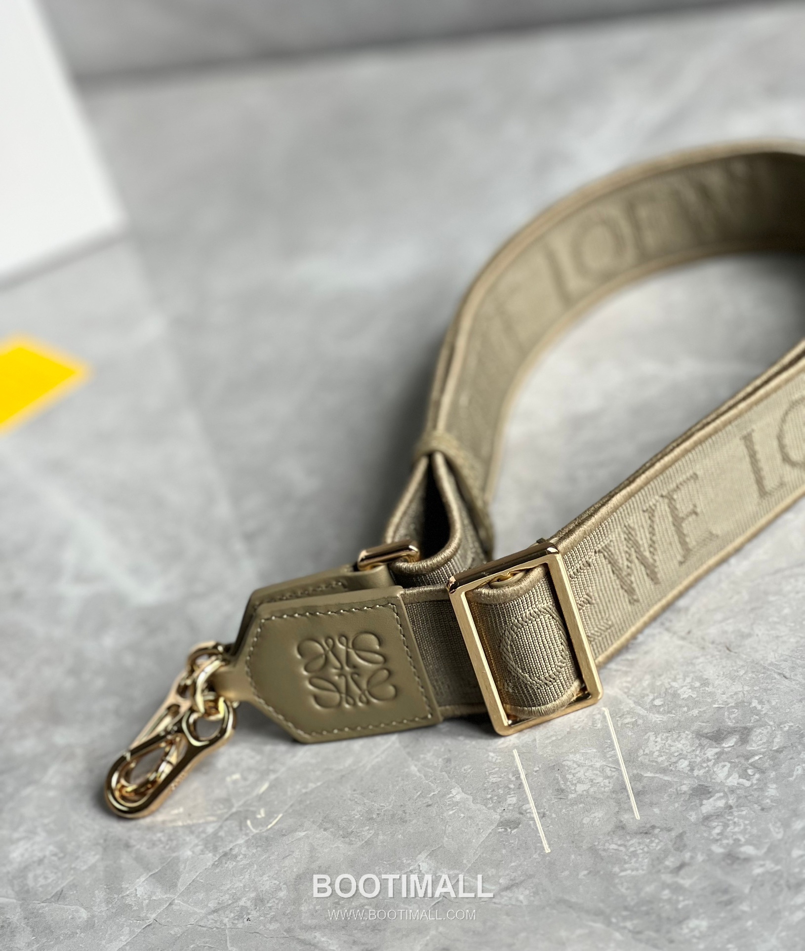 Loewe Puzzle Satin Calfskin Leather Shoulder Bag ID061609 로에베 퍼즐 새틴 카프스킨 레더 숄더 크로스백 24cm 9