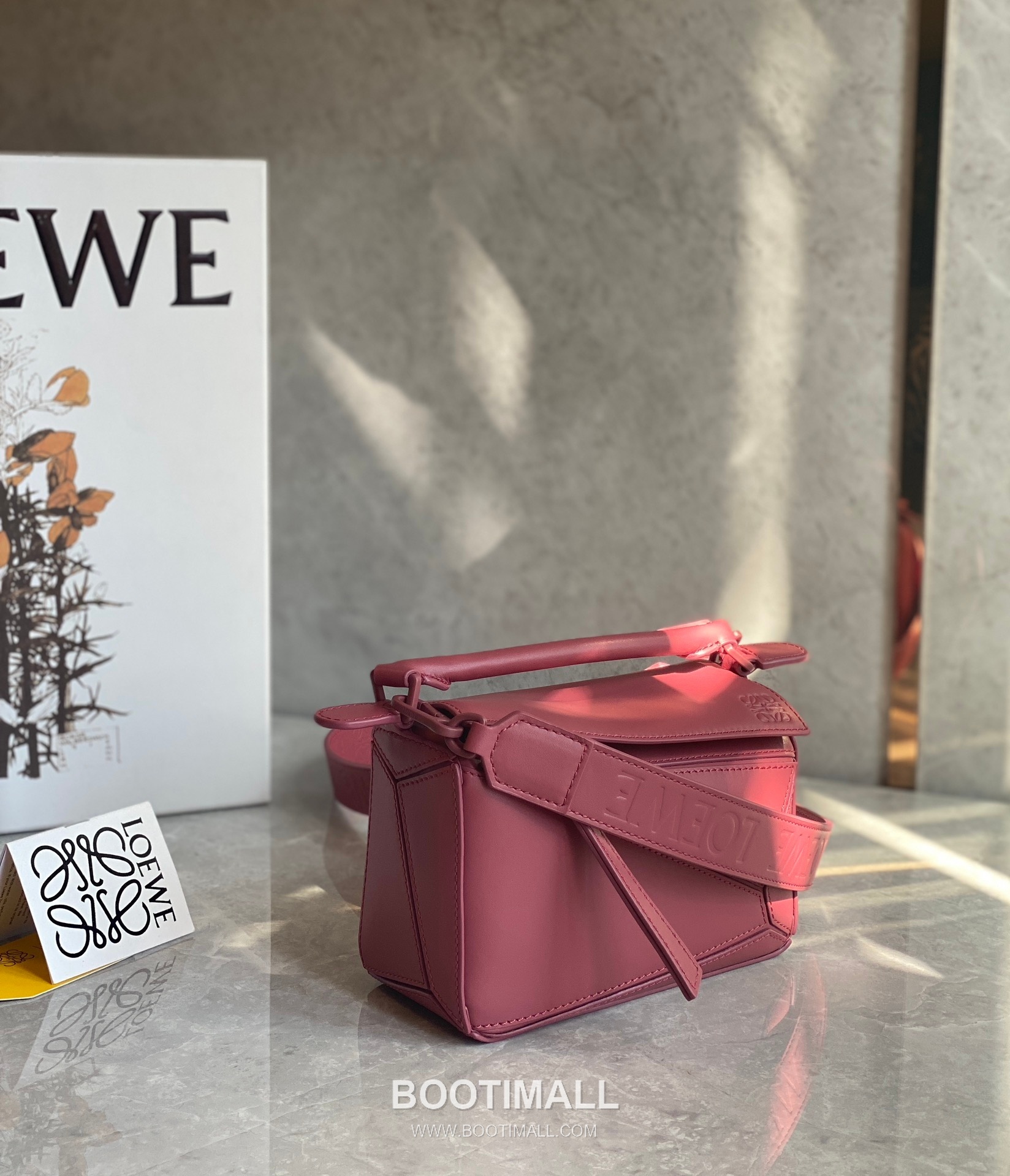 Loewe Puzzle Satin Calfskin Leather Mini Shoulder Bag ID10173 B 로에베 퍼즐 새틴 카프스킨 레더 미니 숄더 크로스백 18cm 6