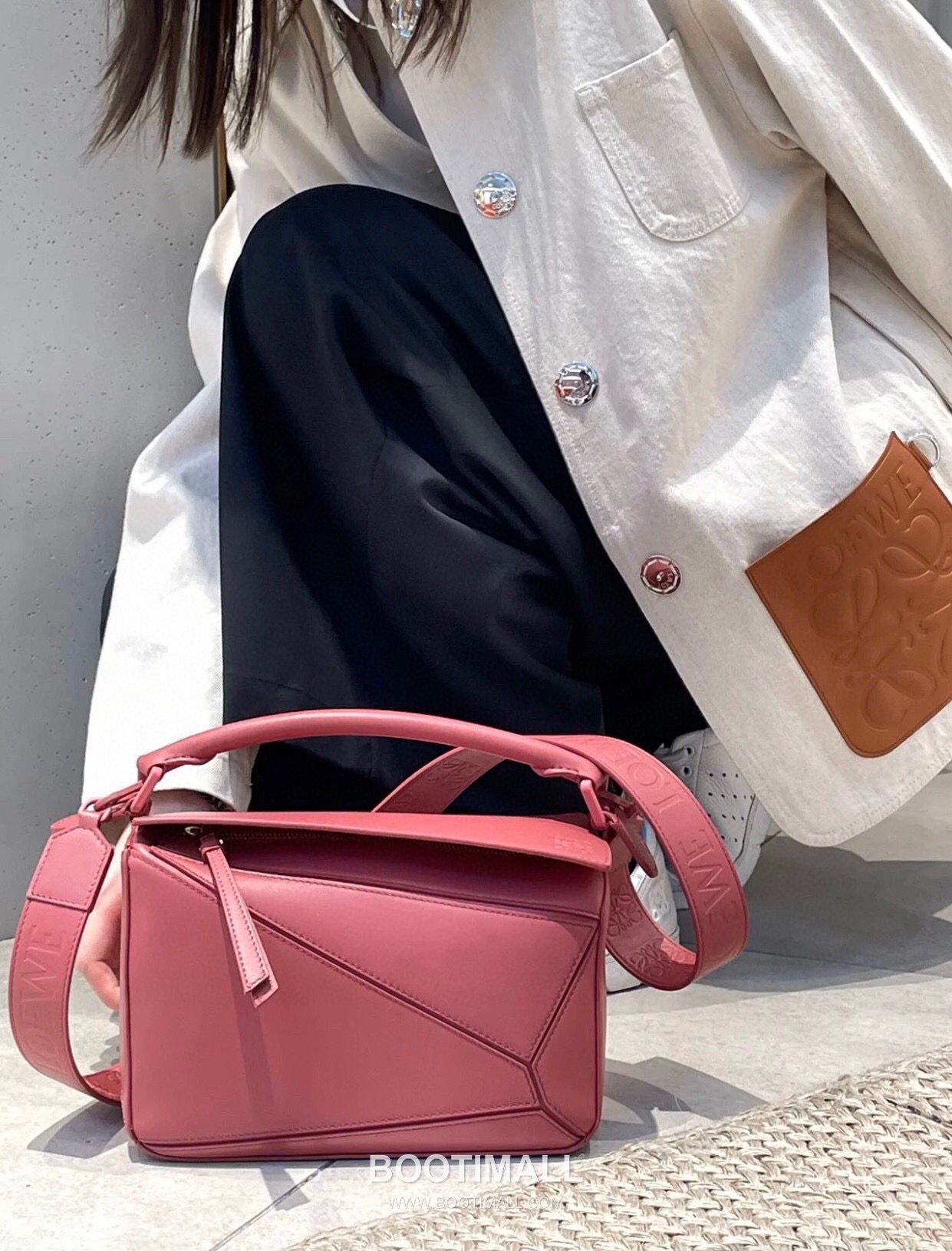 Loewe Puzzle Satin Calfskin Leather Shoulder Bag ID10172 B 로에베 퍼즐 새틴 카프스킨 레더 숄더 크로스백 24cm 3