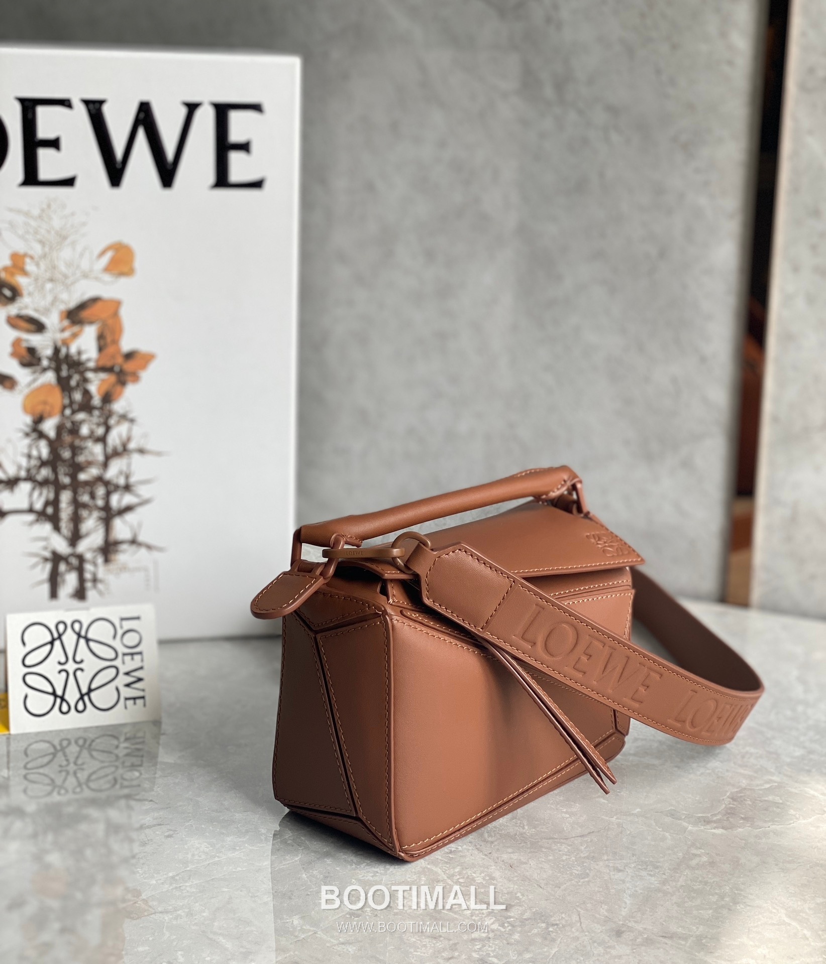 Loewe Puzzle Satin Calfskin Leather Mini Shoulder Bag ID10173 B 로에베 퍼즐 새틴 카프스킨 레더 미니 숄더 크로스백 18cm 2