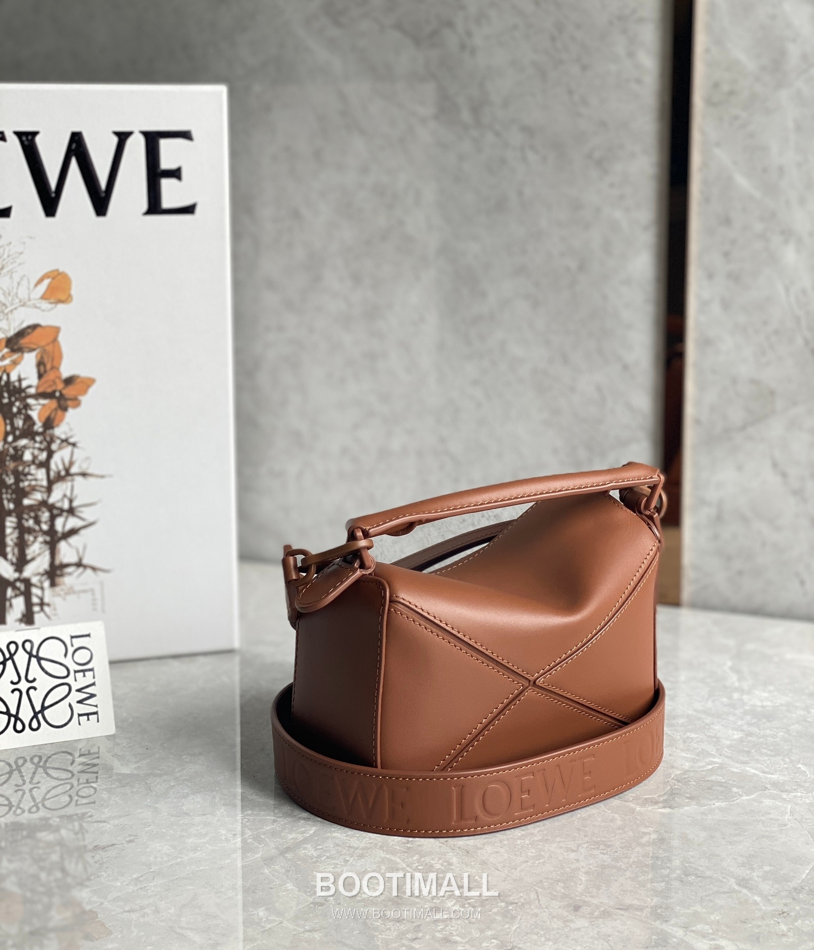 Loewe Puzzle Satin Calfskin Leather Mini Shoulder Bag ID10173 B 로에베 퍼즐 새틴 카프스킨 레더 미니 숄더 크로스백 18cm 3