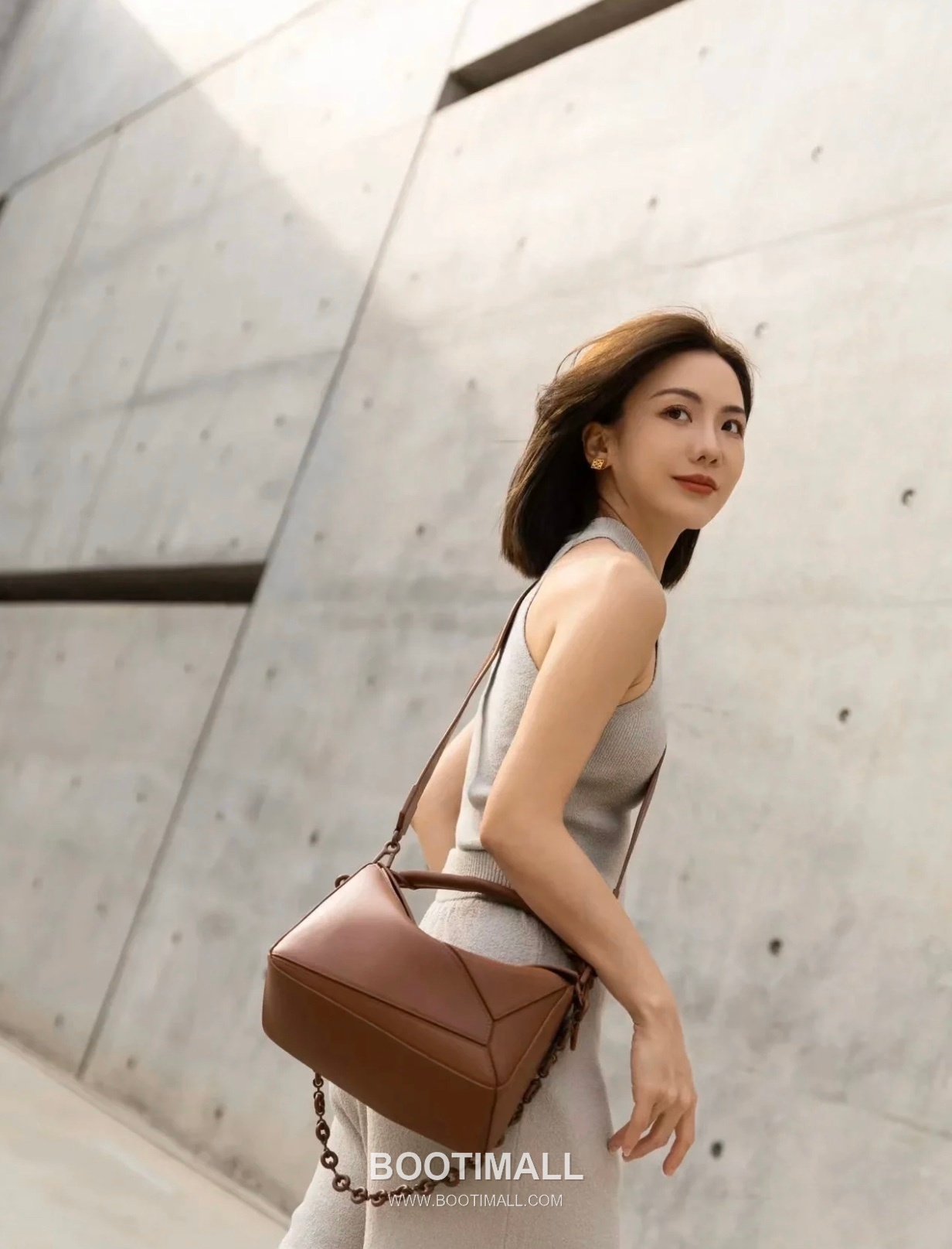 Loewe Puzzle Satin Calfskin Leather Mini Shoulder Bag ID10173 B 로에베 퍼즐 새틴 카프스킨 레더 미니 숄더 크로스백 18cm 15