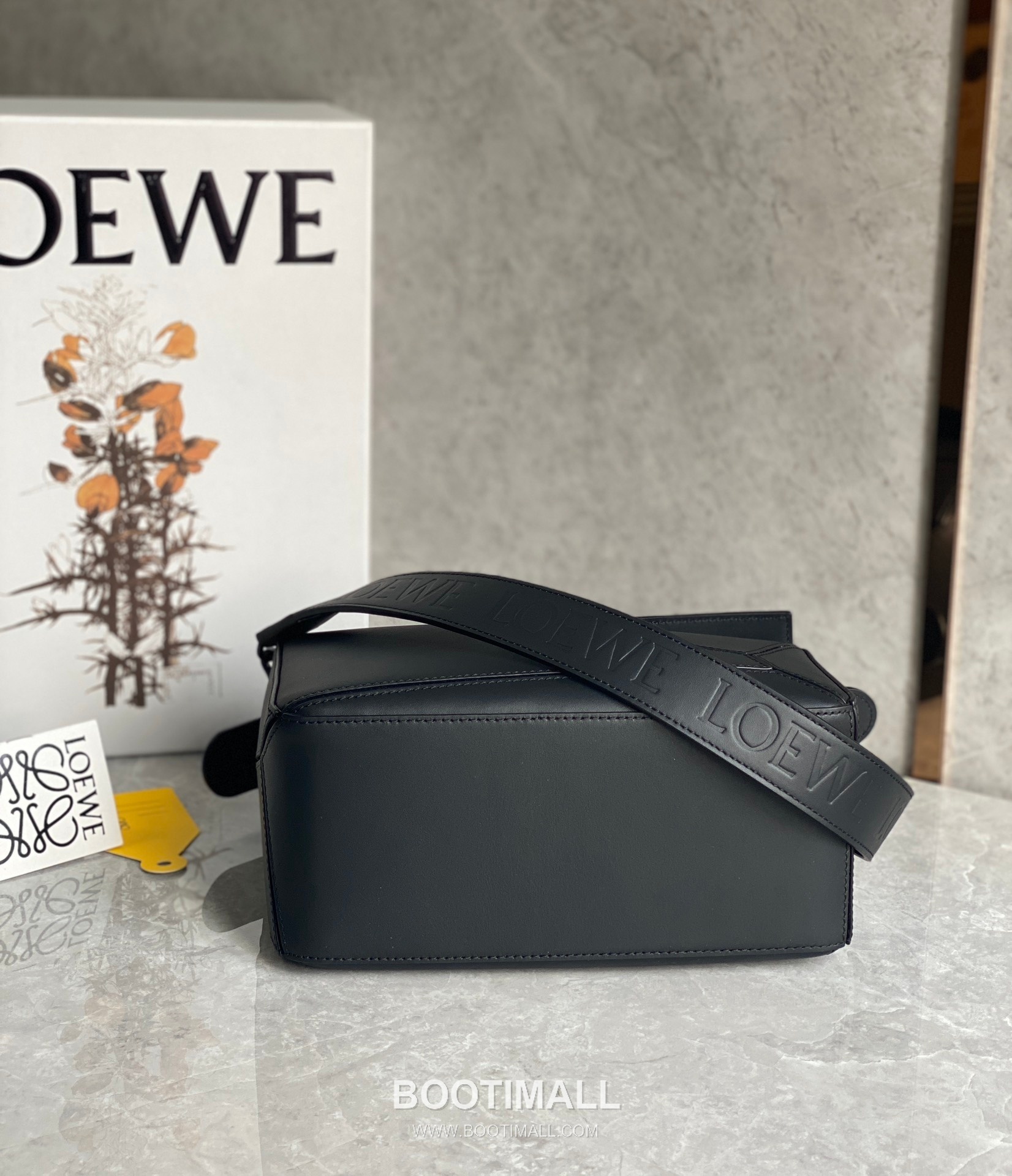 Loewe Puzzle Satin Calfskin Leather Shoulder Bag ID10172 B 로에베 퍼즐 새틴 카프스킨 레더 숄더 크로스백 24cm 11