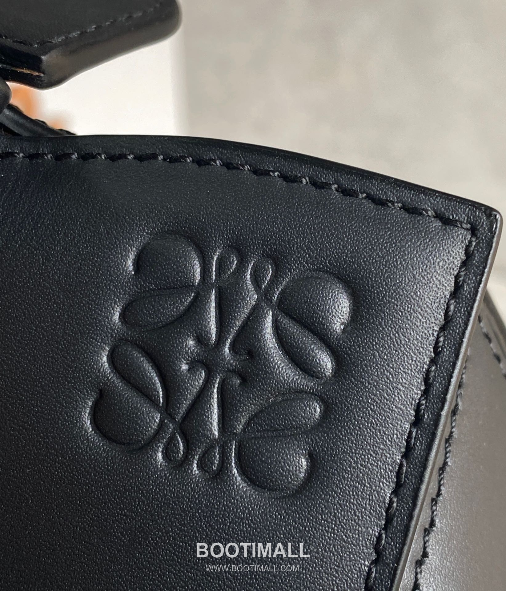 Loewe Puzzle Satin Calfskin Leather Shoulder Bag ID10172 B 로에베 퍼즐 새틴 카프스킨 레더 숄더 크로스백 24cm 15