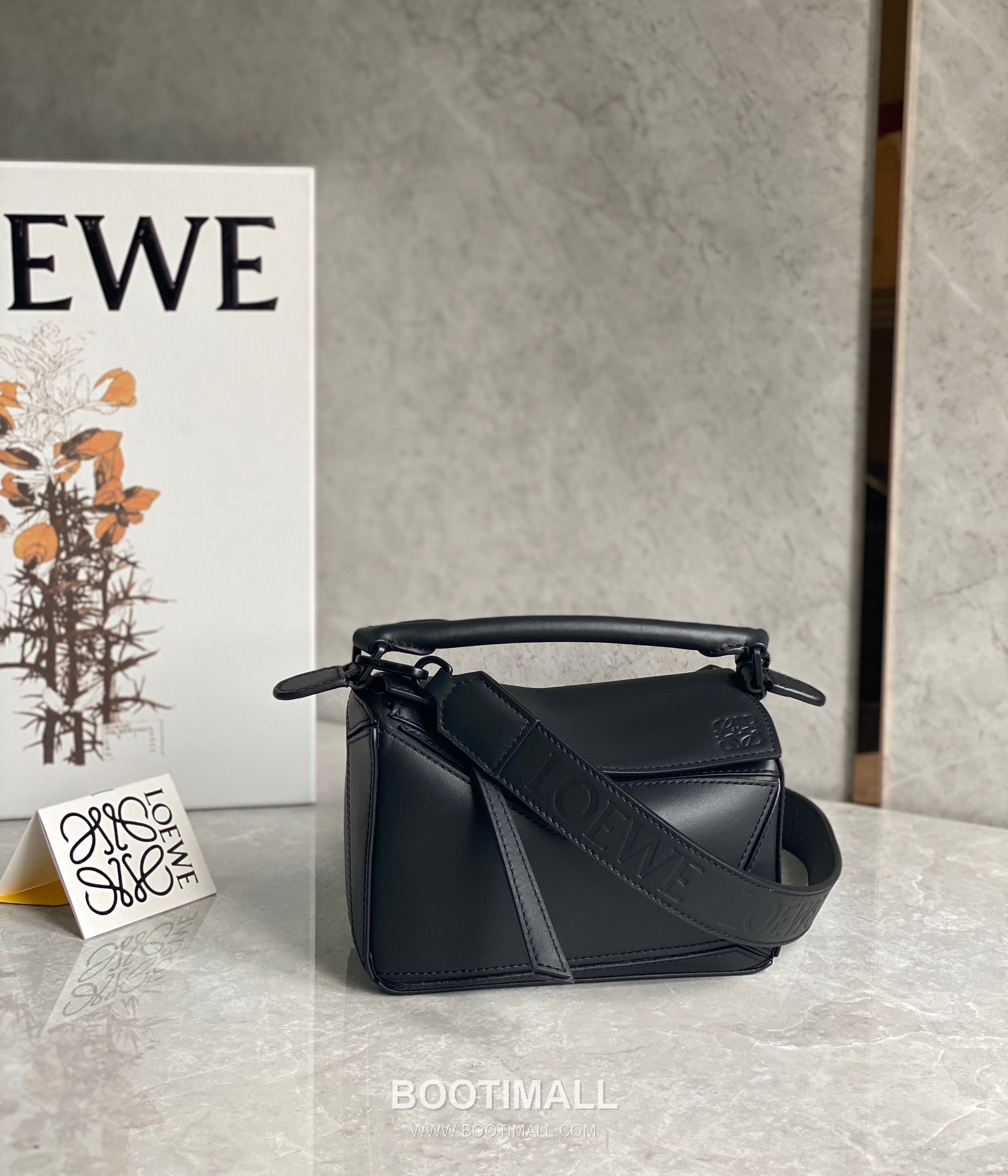 Loewe Puzzle Satin Calfskin Leather Mini Shoulder Bag ID10173 B 로에베 퍼즐 새틴 카프스킨 레더 미니 숄더 크로스백 18cm 1