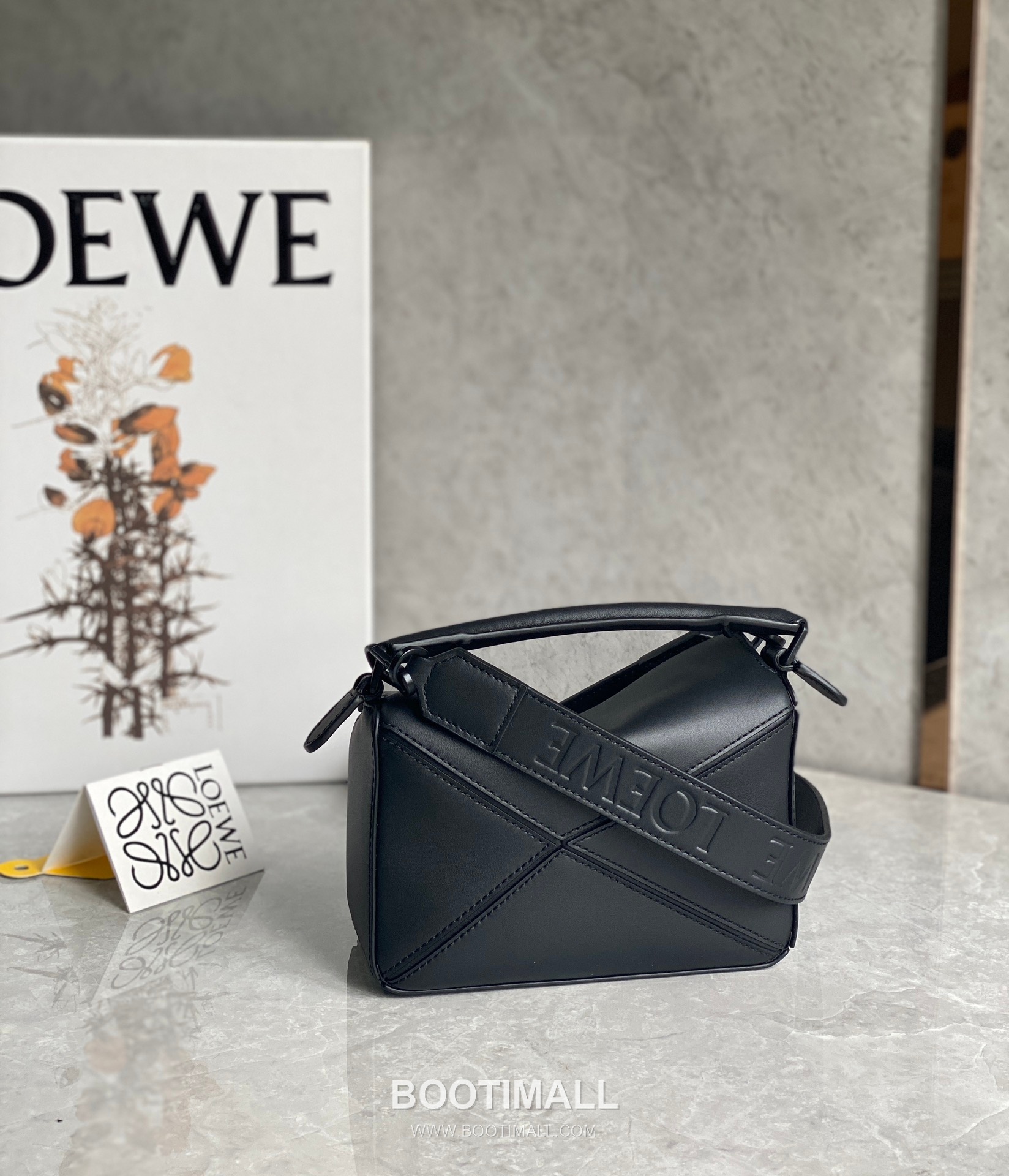 Loewe Puzzle Satin Calfskin Leather Mini Shoulder Bag ID10173 B 로에베 퍼즐 새틴 카프스킨 레더 미니 숄더 크로스백 18cm 3