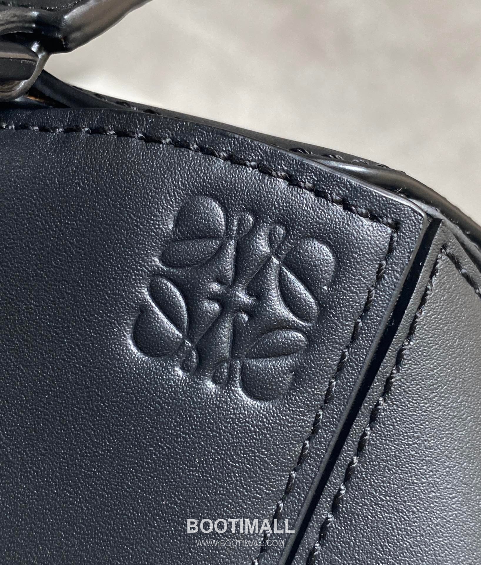 Loewe Puzzle Satin Calfskin Leather Mini Shoulder Bag ID10173 B 로에베 퍼즐 새틴 카프스킨 레더 미니 숄더 크로스백 18cm 6