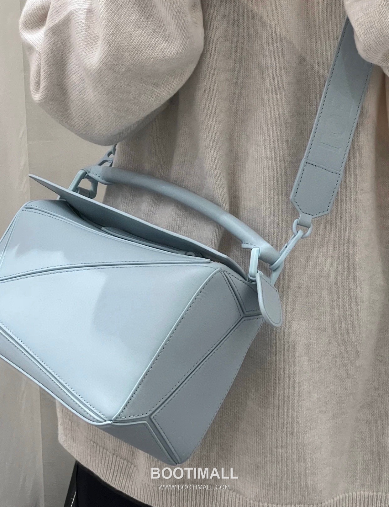 Loewe Puzzle Satin Calfskin Leather Mini Shoulder Bag ID10173 B 로에베 퍼즐 새틴 카프스킨 레더 미니 숄더 크로스백 18cm 8