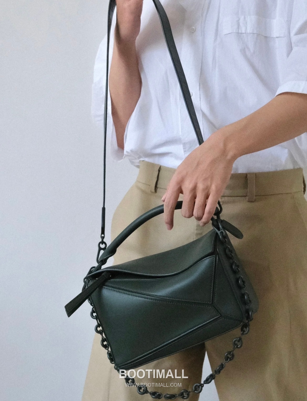 Loewe Puzzle Satin Calfskin Leather Shoulder Bag ID10172 B 로에베 퍼즐 새틴 카프스킨 레더 숄더 크로스백 24cm 4