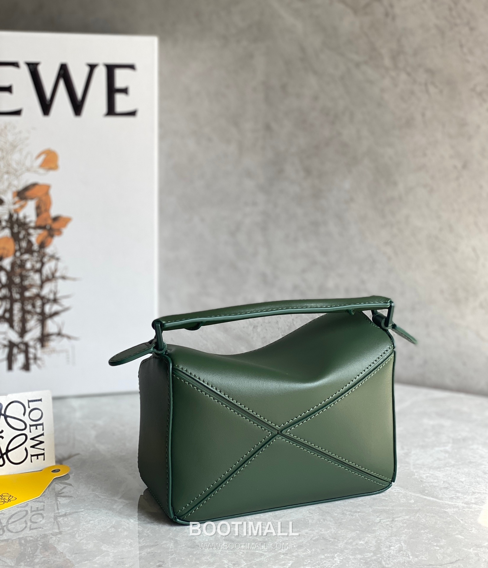 Loewe Puzzle Satin Calfskin Leather Mini Shoulder Bag ID10173 B 로에베 퍼즐 새틴 카프스킨 레더 미니 숄더 크로스백 18cm 15