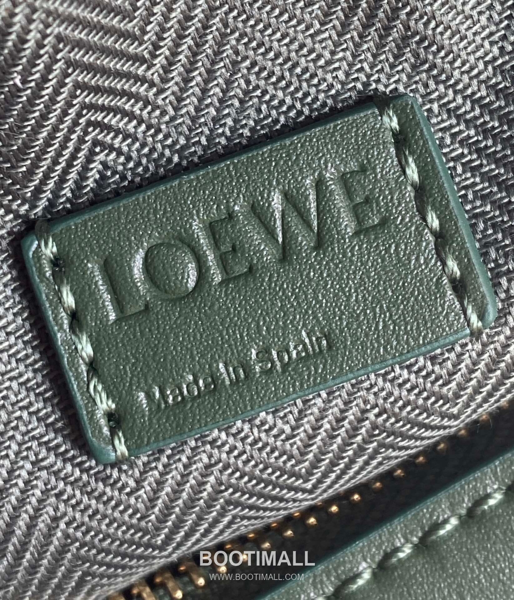 Loewe Puzzle Satin Calfskin Leather Mini Shoulder Bag ID10173 B 로에베 퍼즐 새틴 카프스킨 레더 미니 숄더 크로스백 18cm 17