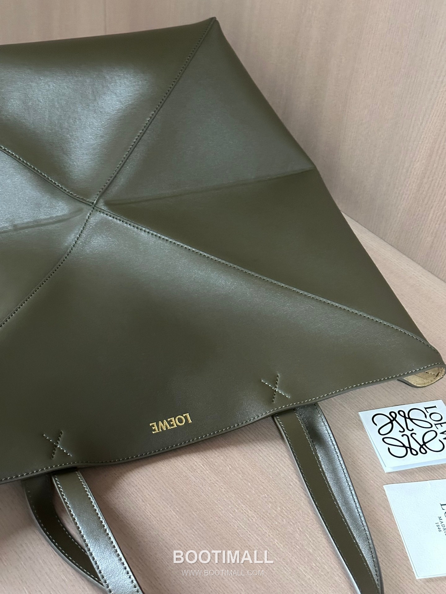 Loewe Puzzle Fold Glossy Calfskin Leather Large Tote Bag 1761 로에베 퍼즐 폴드 글로시 카프스킨 레더 라지 토트백 42cm 6