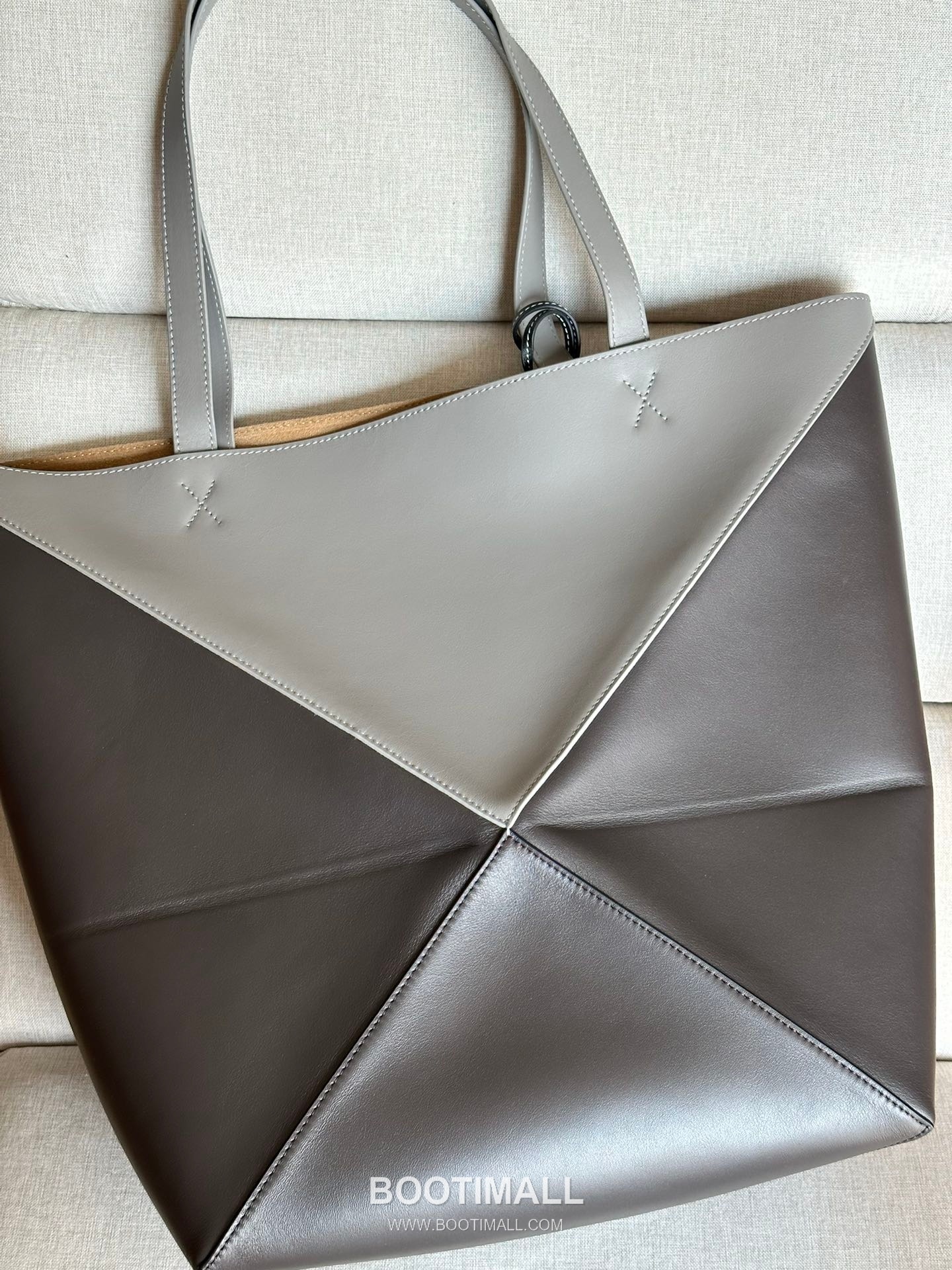Loewe Puzzle Fold Glossy Calfskin Leather Large Tote Bag 1761 로에베 퍼즐 폴드 글로시 카프스킨 레더 라지 토트백 42cm 4