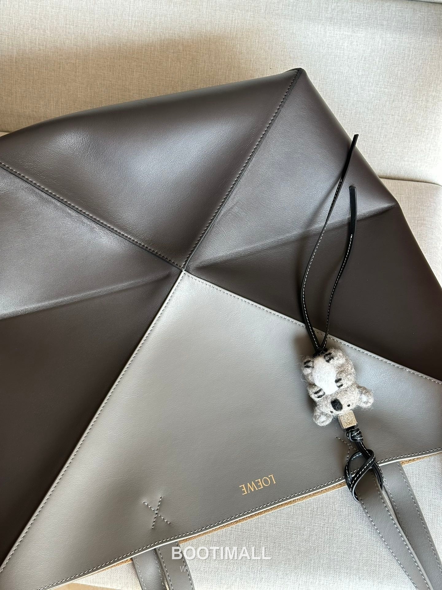 Loewe Puzzle Fold Glossy Calfskin Leather Large Tote Bag 1761 로에베 퍼즐 폴드 글로시 카프스킨 레더 라지 토트백 42cm 5