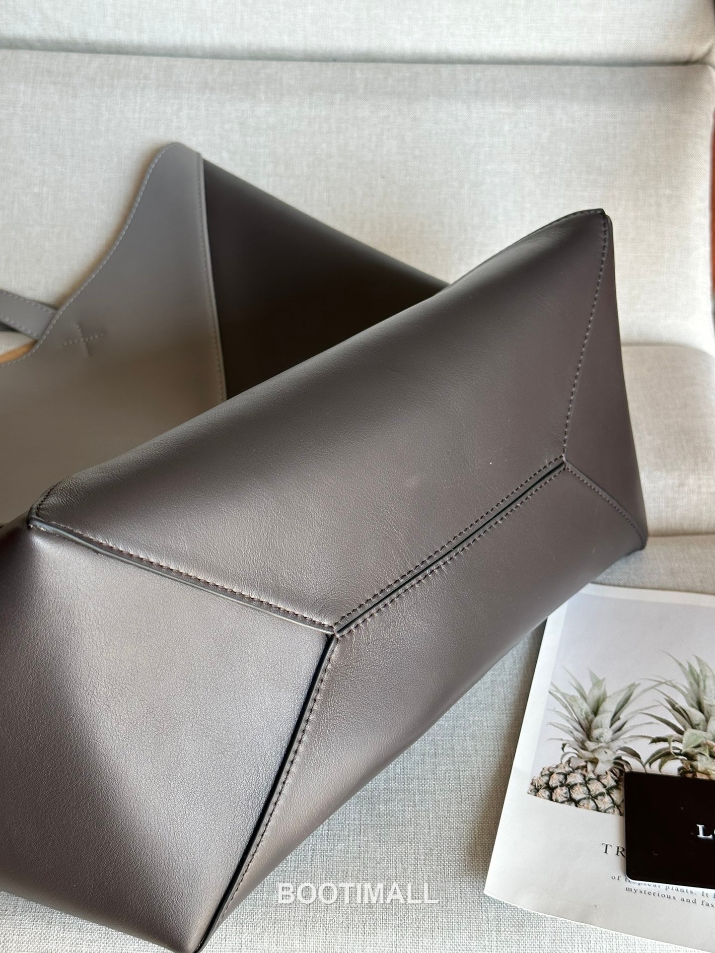 Loewe Puzzle Fold Glossy Calfskin Leather Large Tote Bag 1761 로에베 퍼즐 폴드 글로시 카프스킨 레더 라지 토트백 42cm 6