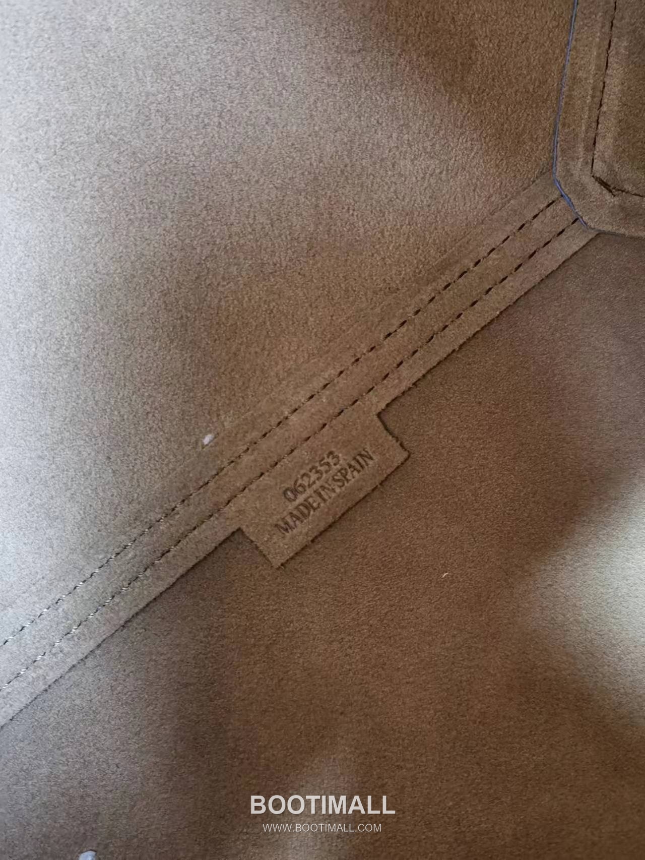 Loewe Puzzle Fold Glossy Calfskin Leather Large Tote Bag 1761 로에베 퍼즐 폴드 글로시 카프스킨 레더 라지 토트백 42cm 5