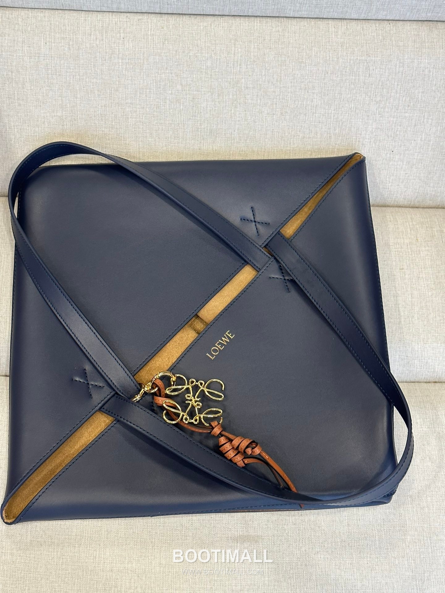 Loewe Puzzle Fold Glossy Calfskin Leather Large Tote Bag 1761 로에베 퍼즐 폴드 글로시 카프스킨 레더 라지 토트백 42cm 8