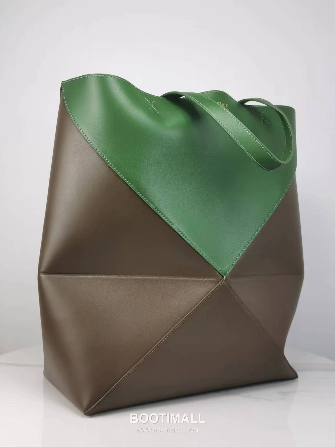 Loewe Puzzle Fold Glossy Calfskin Leather Large Tote Bag 1761 로에베 퍼즐 폴드 글로시 카프스킨 레더 라지 토트백 42cm 2