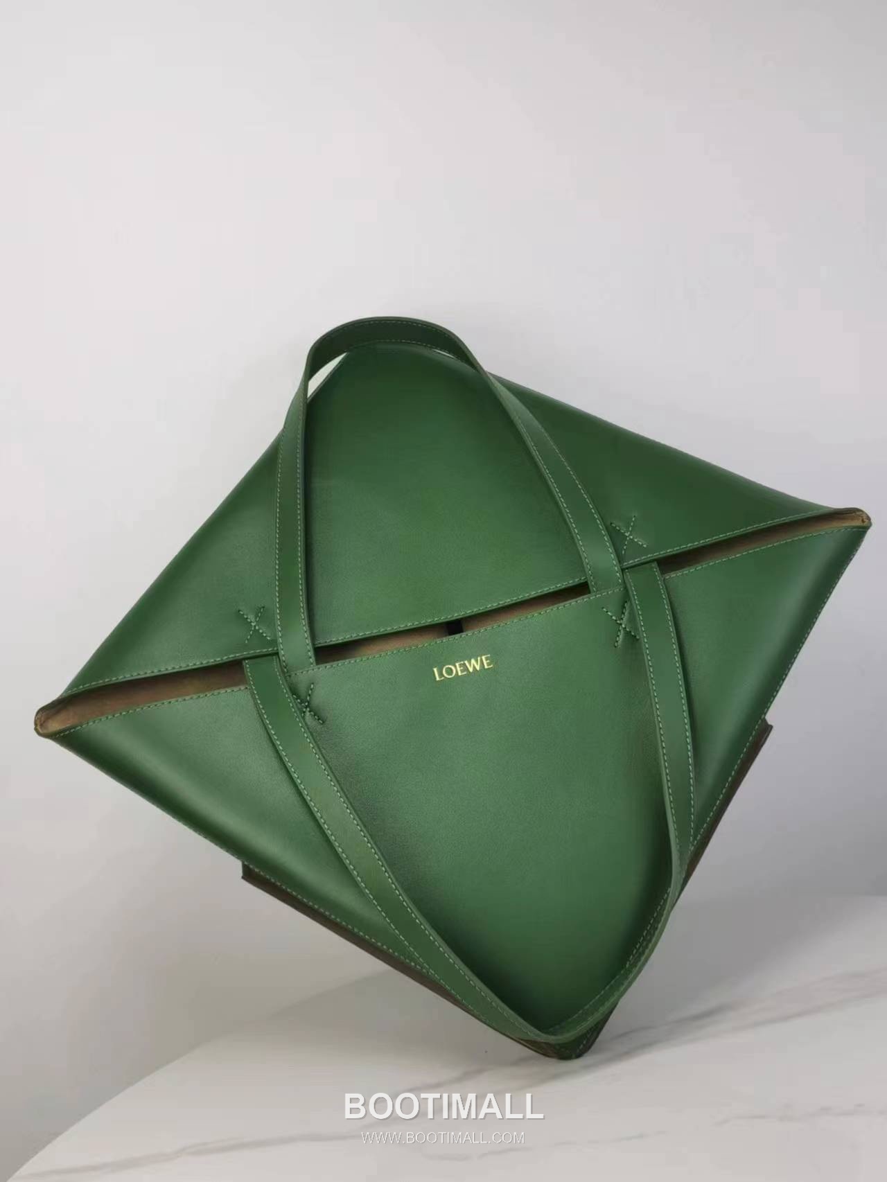 Loewe Puzzle Fold Glossy Calfskin Leather Large Tote Bag 1761 로에베 퍼즐 폴드 글로시 카프스킨 레더 라지 토트백 42cm 5