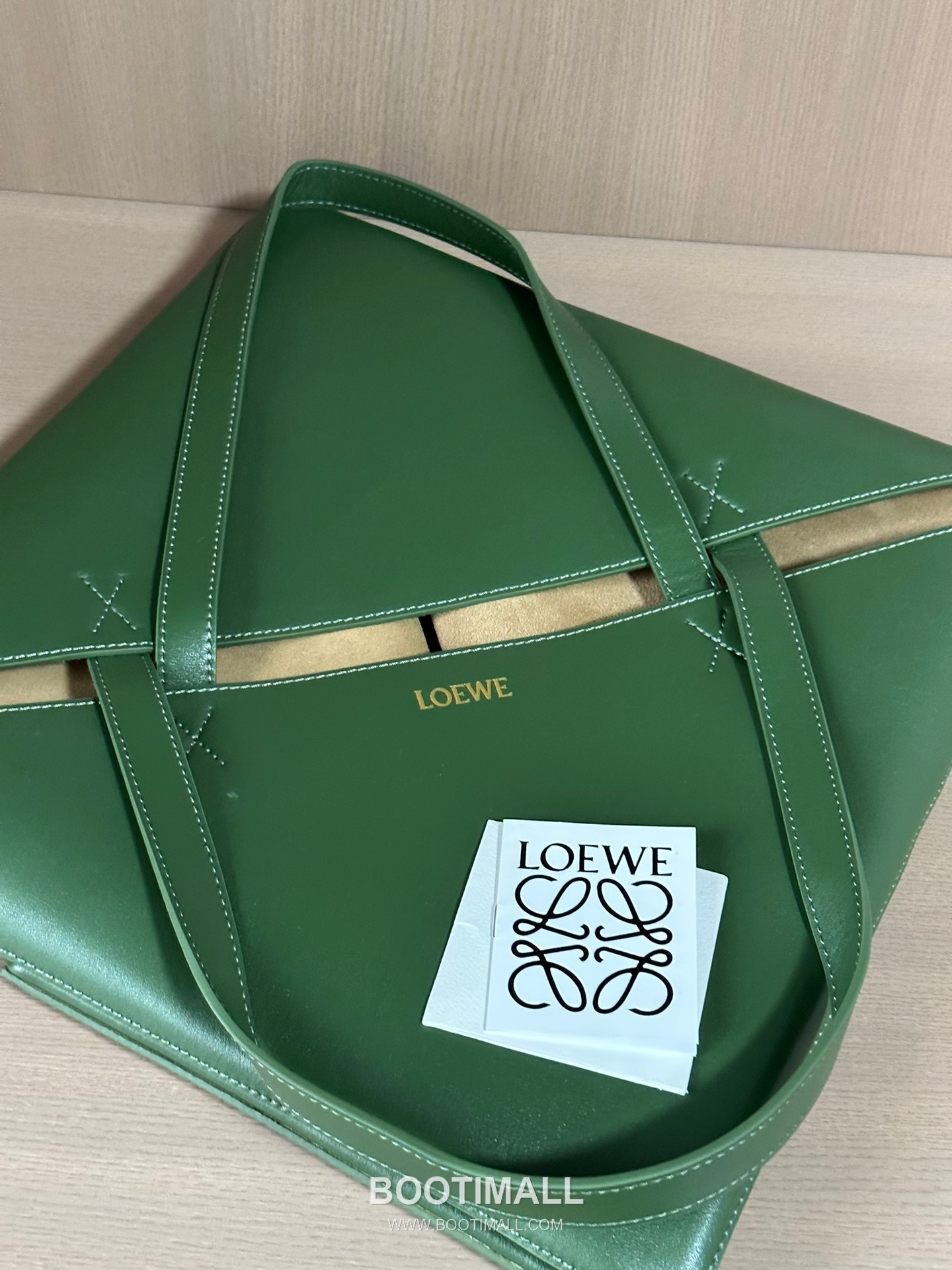 Loewe Puzzle Fold Glossy Calfskin Leather Large Tote Bag 1761 로에베 퍼즐 폴드 글로시 카프스킨 레더 라지 토트백 42cm 9