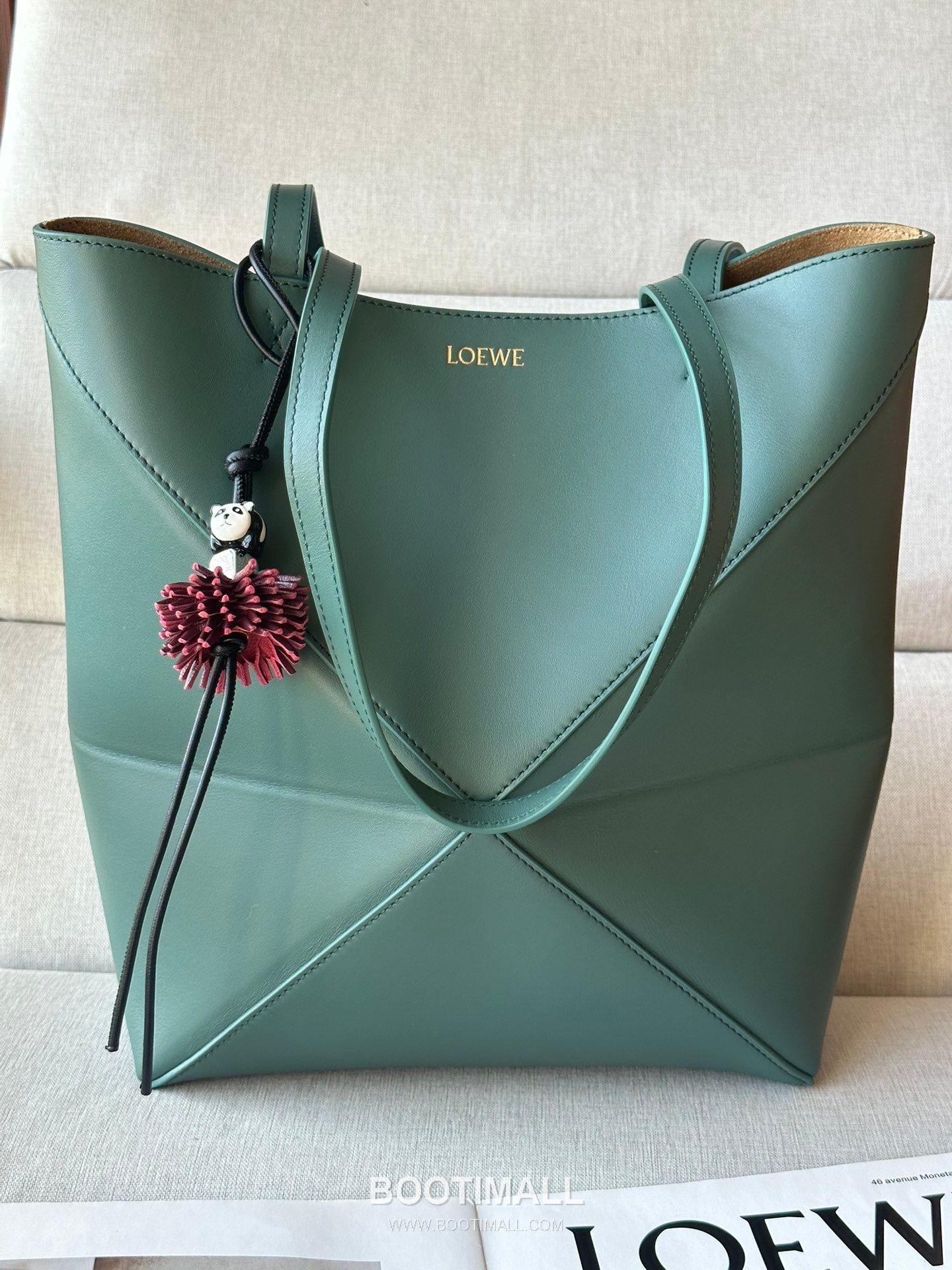 Loewe Puzzle Fold Glossy Calfskin Leather Small Tote Bag 1762 로에베 퍼즐 폴드 글로시 카프스킨 스몰 토트백 31.5cm 1