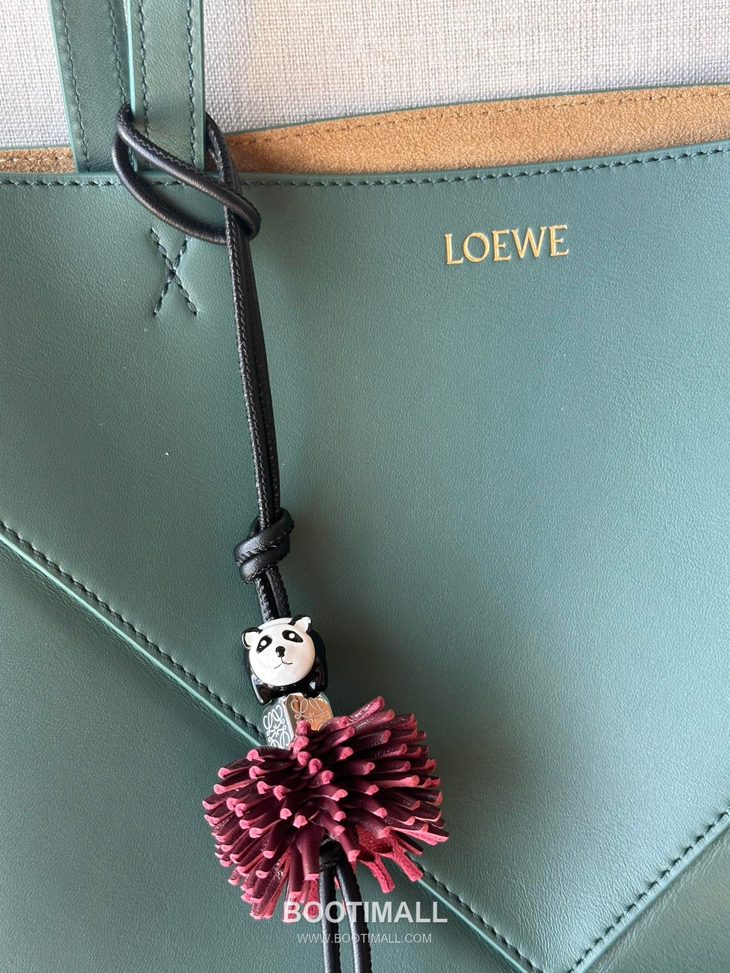 Loewe Puzzle Fold Glossy Calfskin Leather Small Tote Bag 1762 로에베 퍼즐 폴드 글로시 카프스킨 스몰 토트백 31.5cm 7